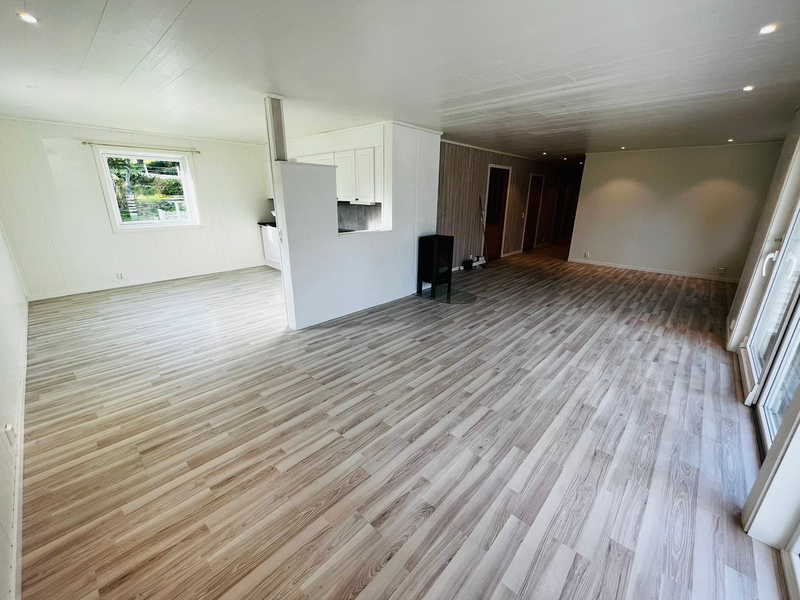 Åpen stue/kjøkken Galleribilde