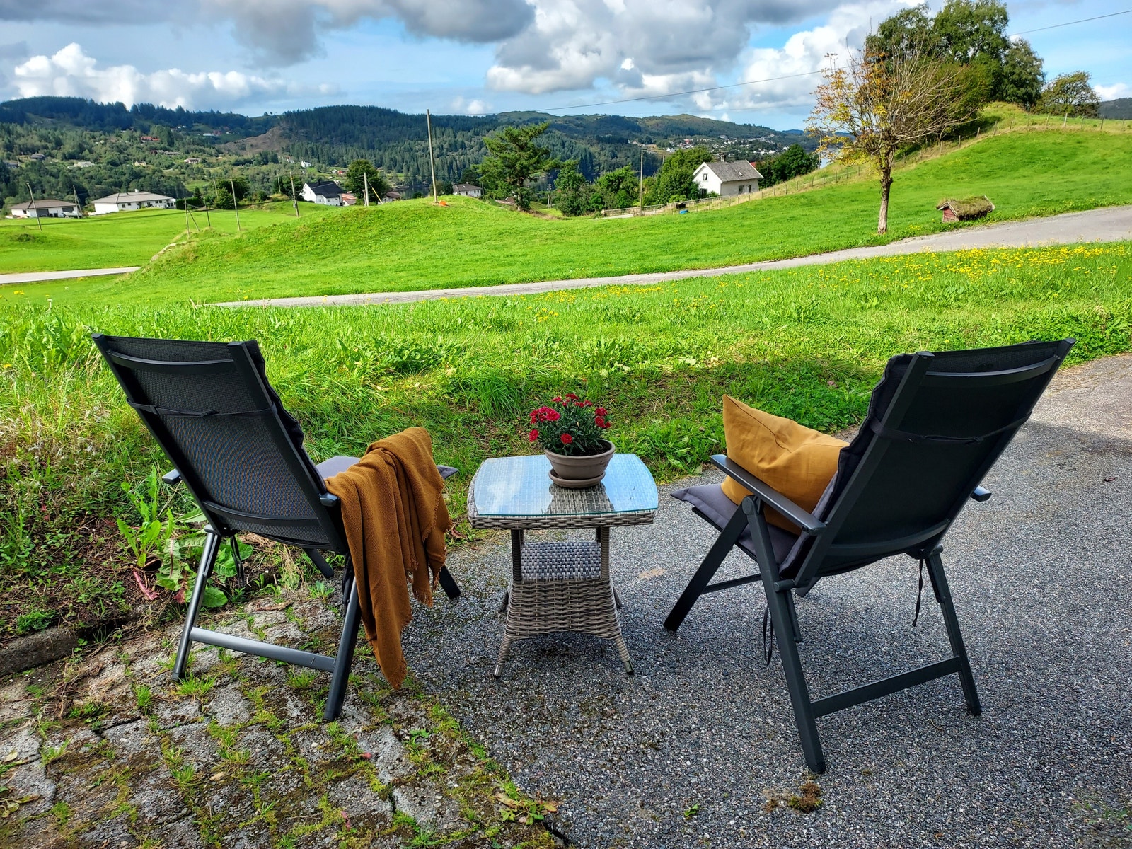 Solrik plass, usjenert Galleribilde