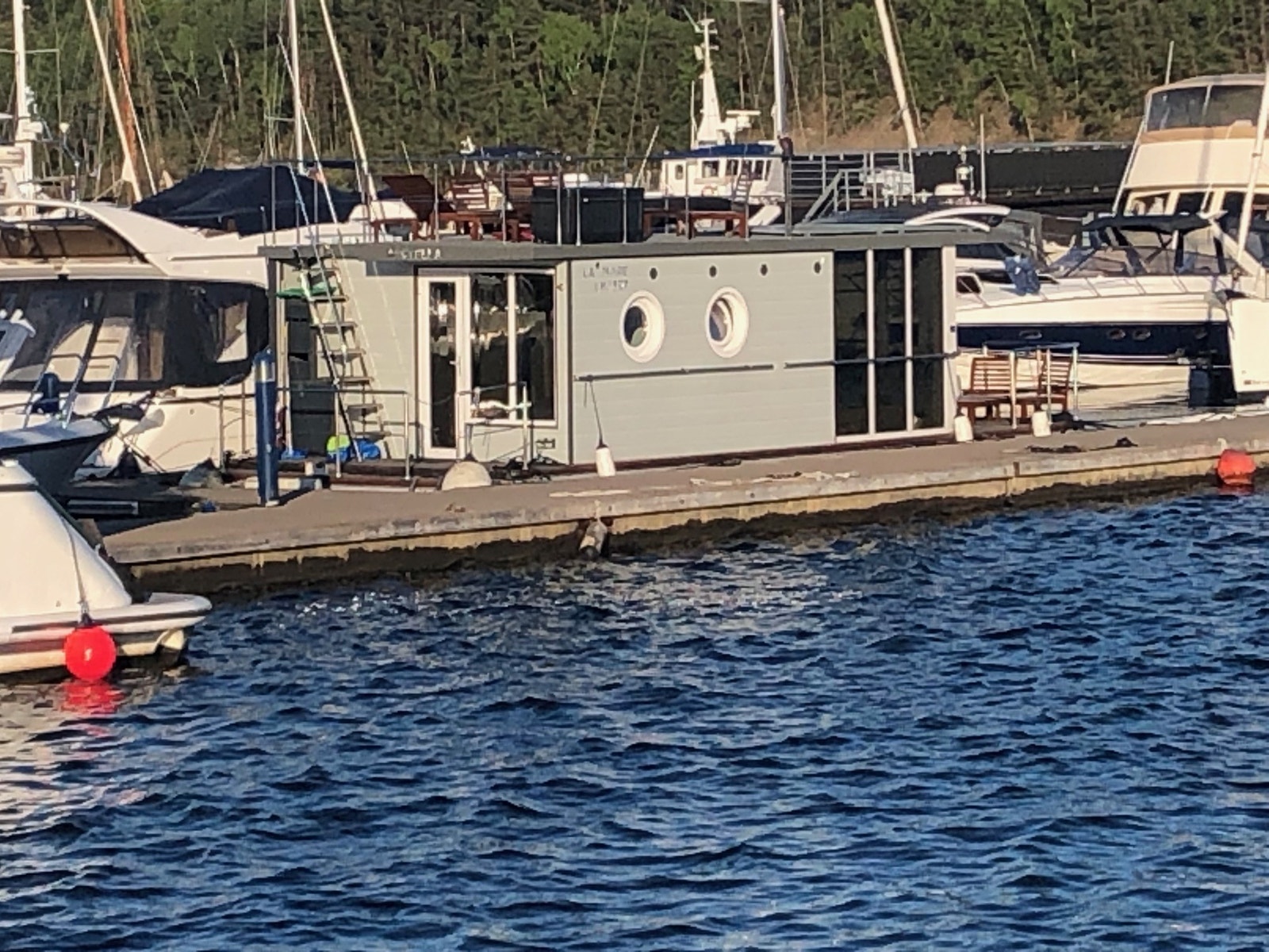 Her ligger Stella, ved LaSa marina ved siden av Maxbo på Vækerø Galleribilde