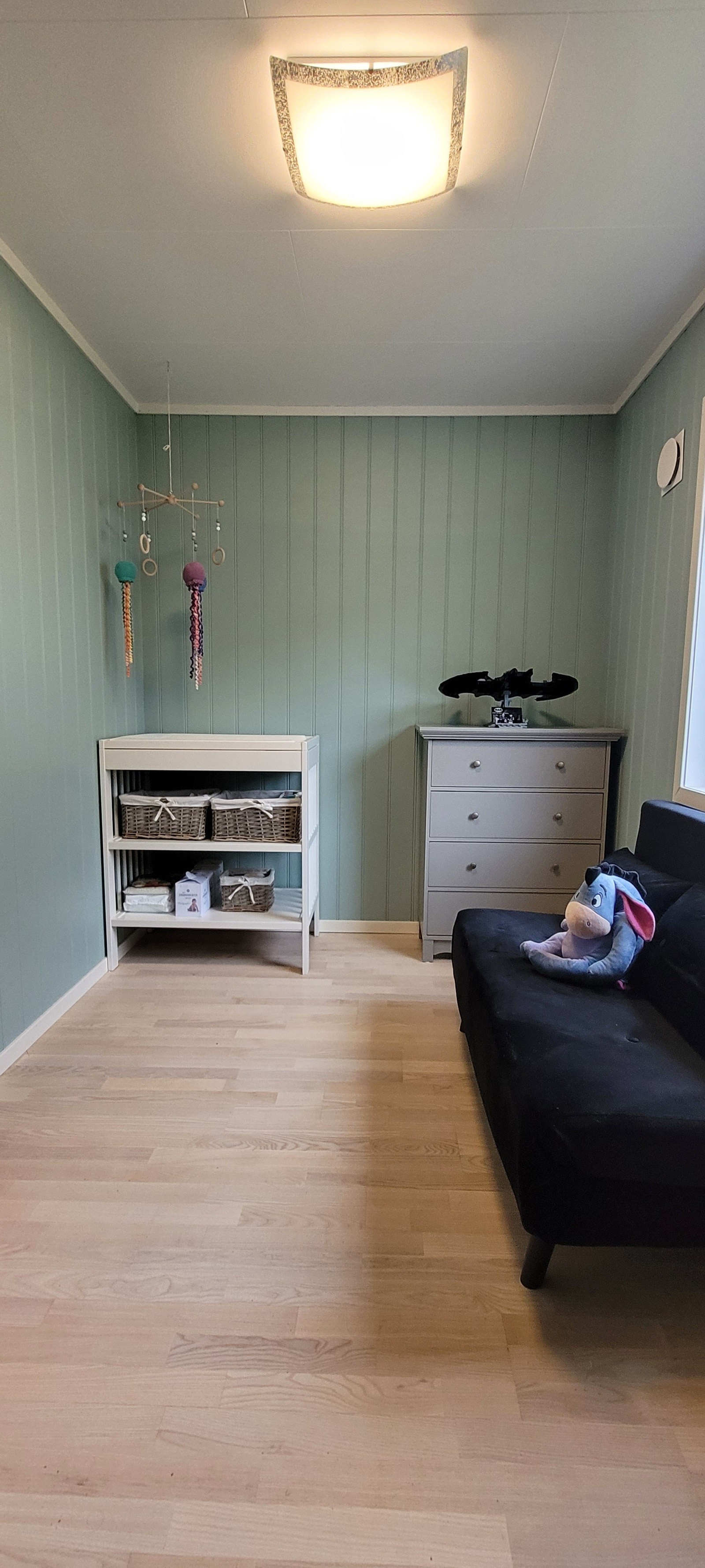 I 1. etasje befinner det ene soverommet seg. Galleribilde