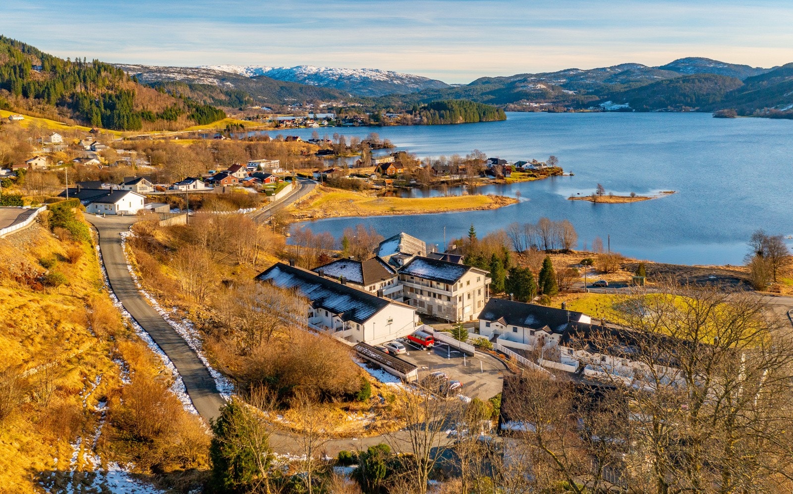 Nydelig beliggenhet i fredelige og naturskjønne omgivelser Galleribilde