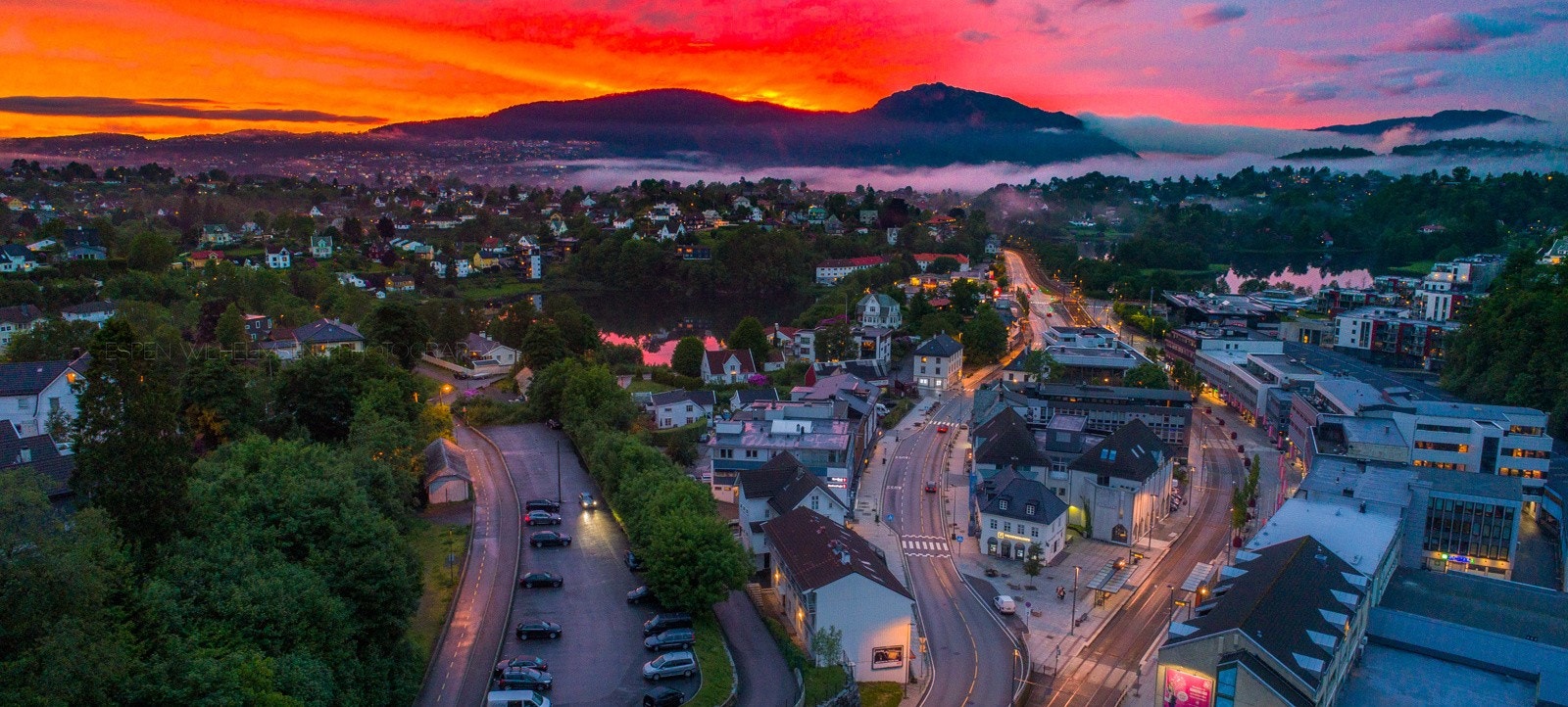 Fra boligene er det kun noen minutter med bil eller buss til Nesttun Galleribilde