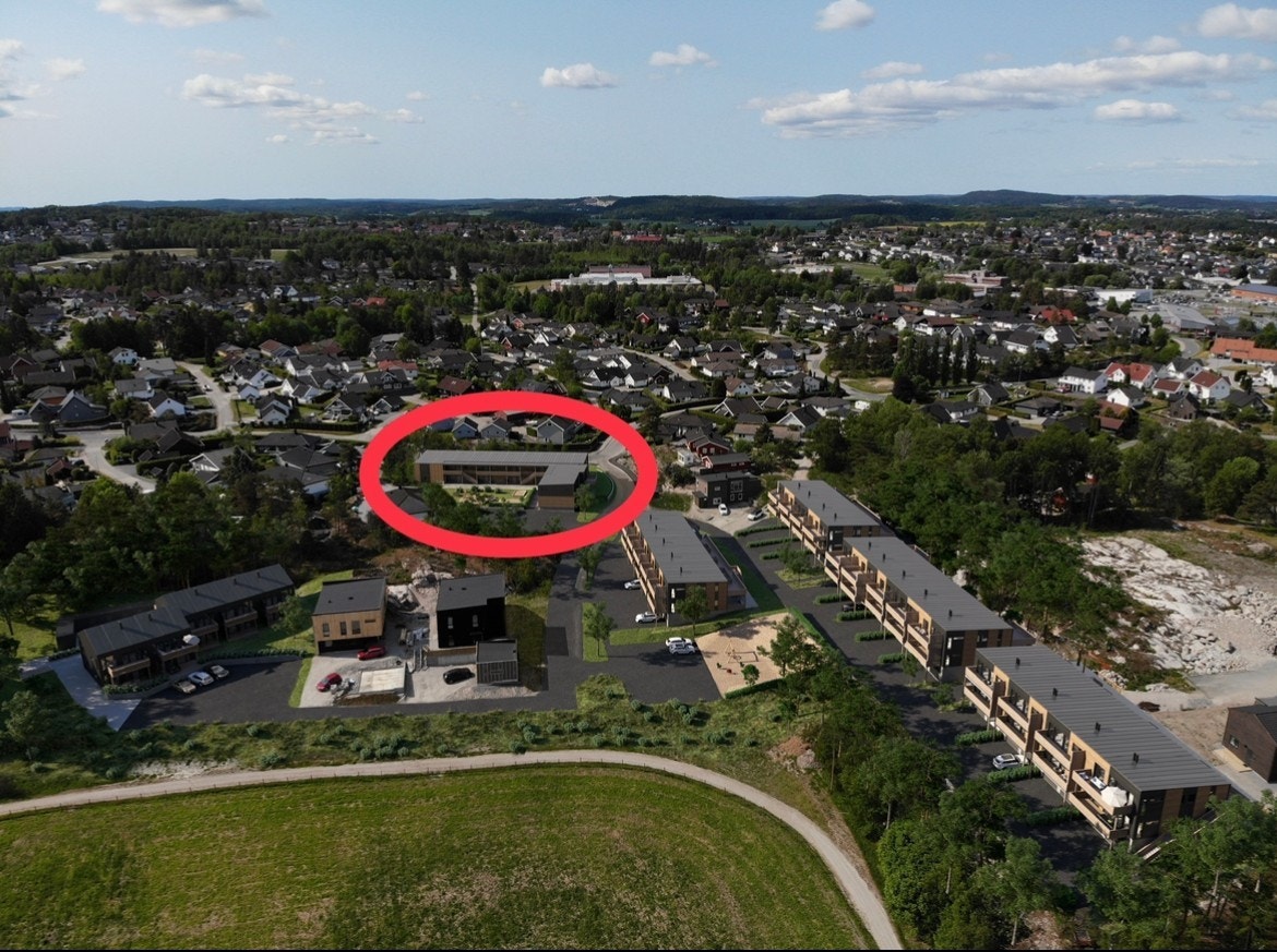 Bygget er market med rødt i oversiktsbildet - Illustrasjon Galleribilde