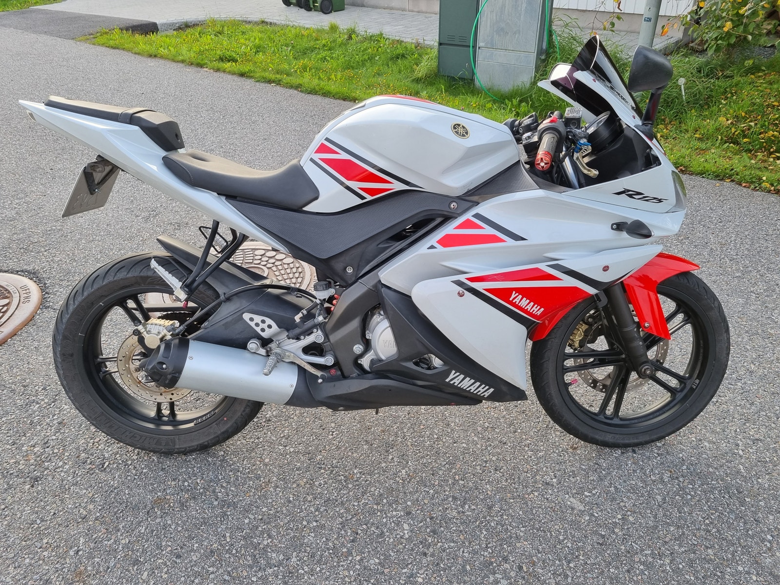 Til salgs: Yamaha YZF-R125 - 2012 - 124 ccm - Lett MC | FINN.no