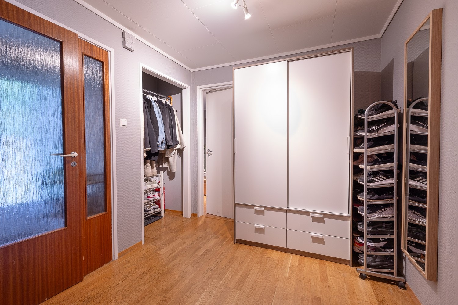 Gang mellom entre, soverom og stue Galleribilde