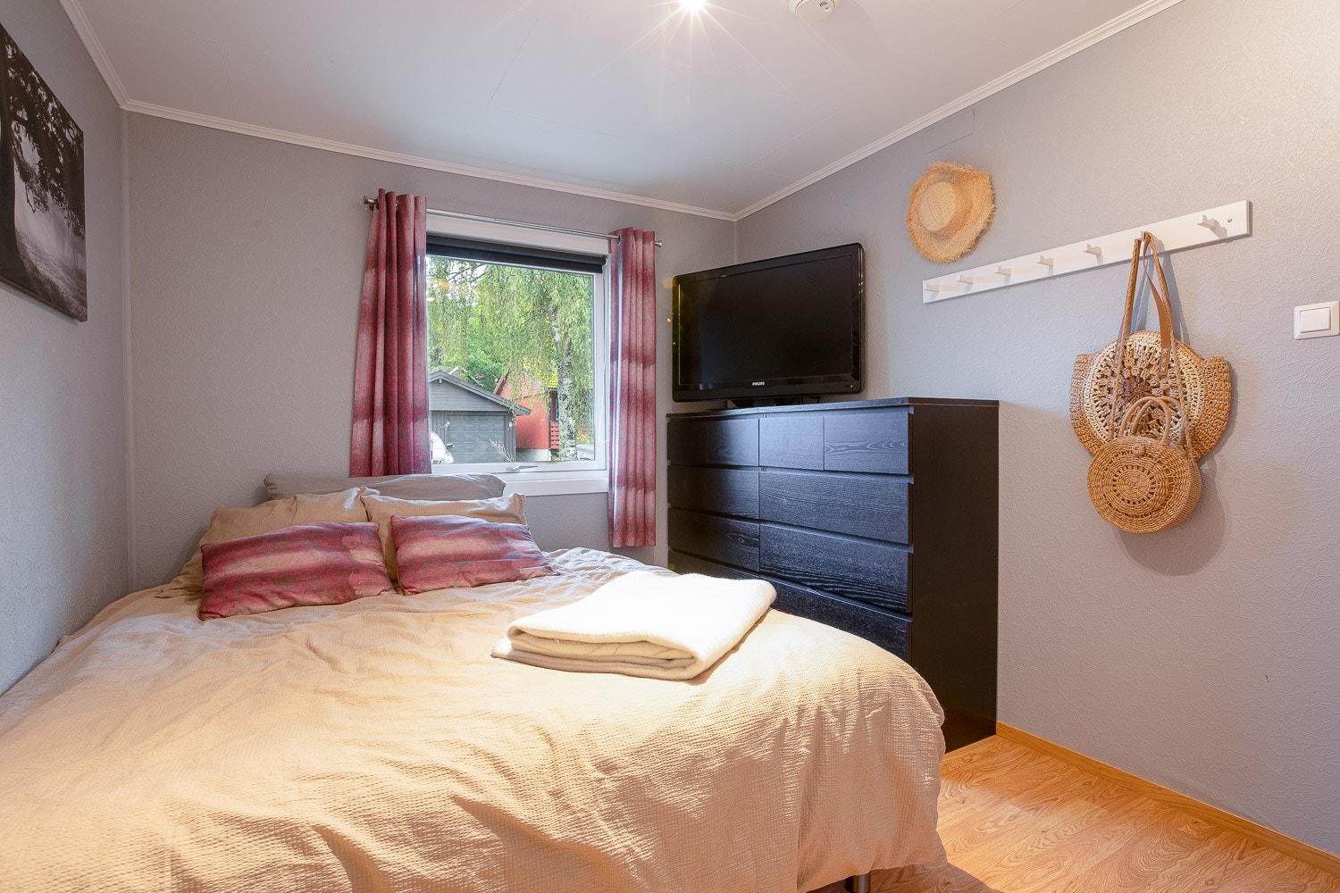 Hovedsoverom på 11,5kvm med garderobeskap Galleribilde