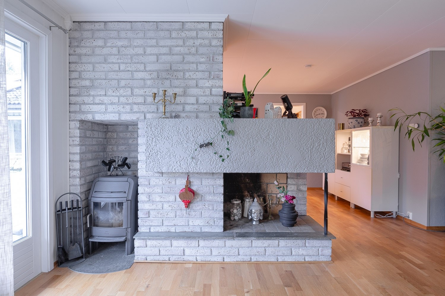 Stor og lys stue på hele 40kvm Galleribilde