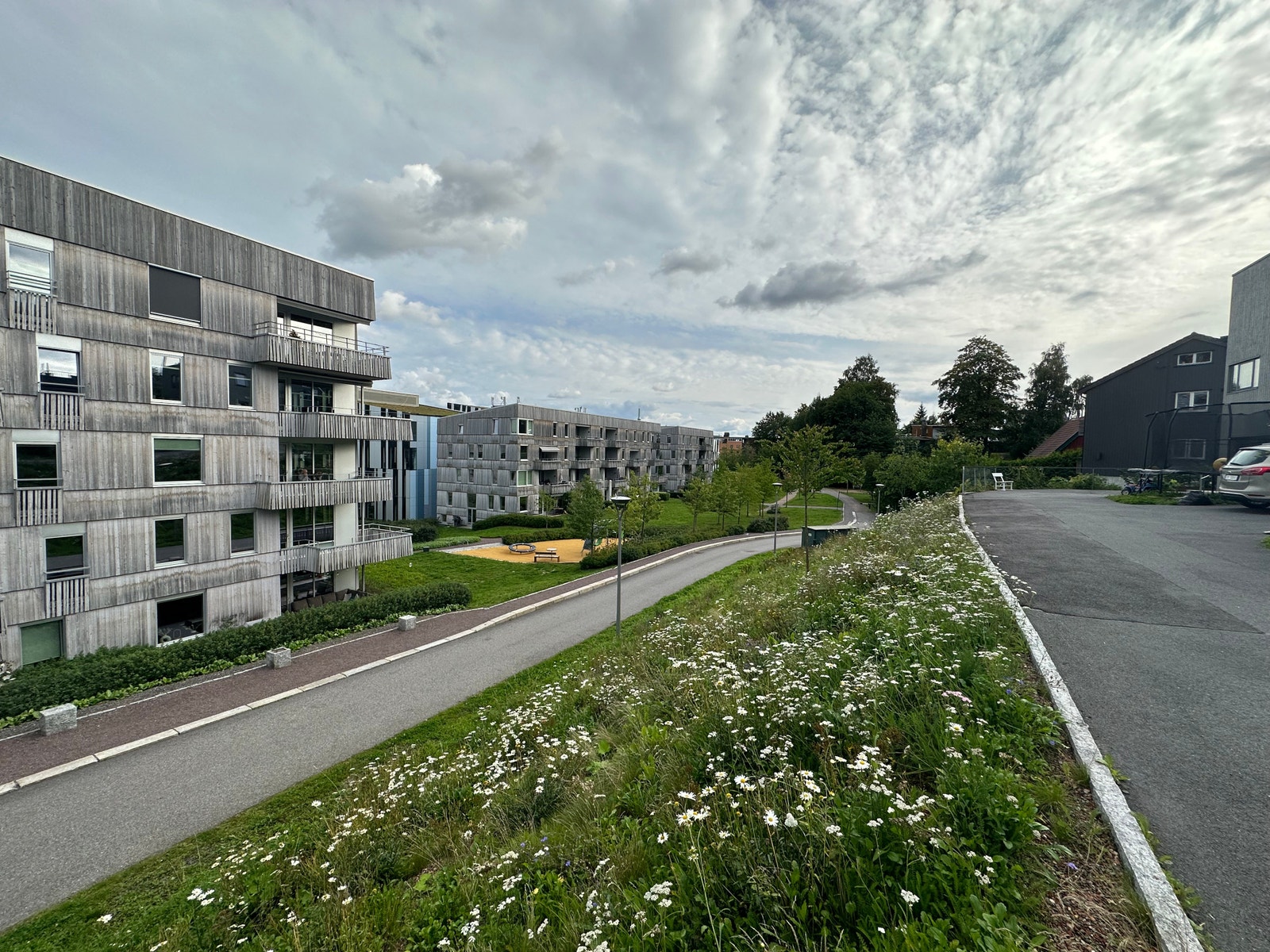 Flott park rett ved bolig. Galleribilde