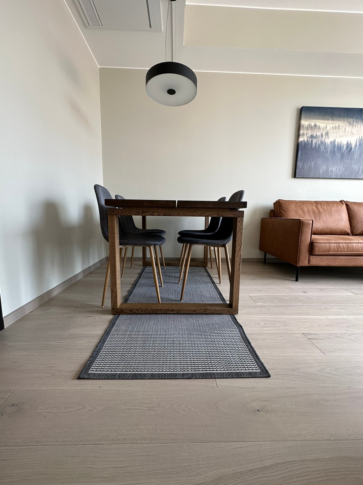 Spisebord med 4 stoler Galleribilde