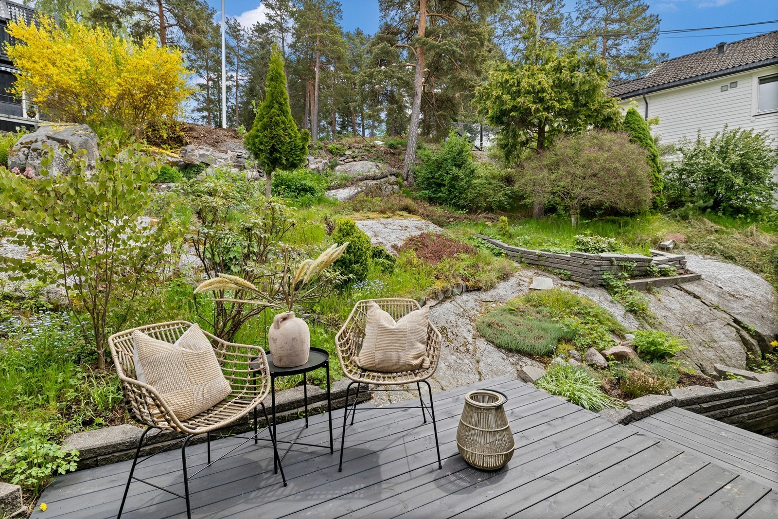 Terrasseplatting på baksiden av huset Galleribilde