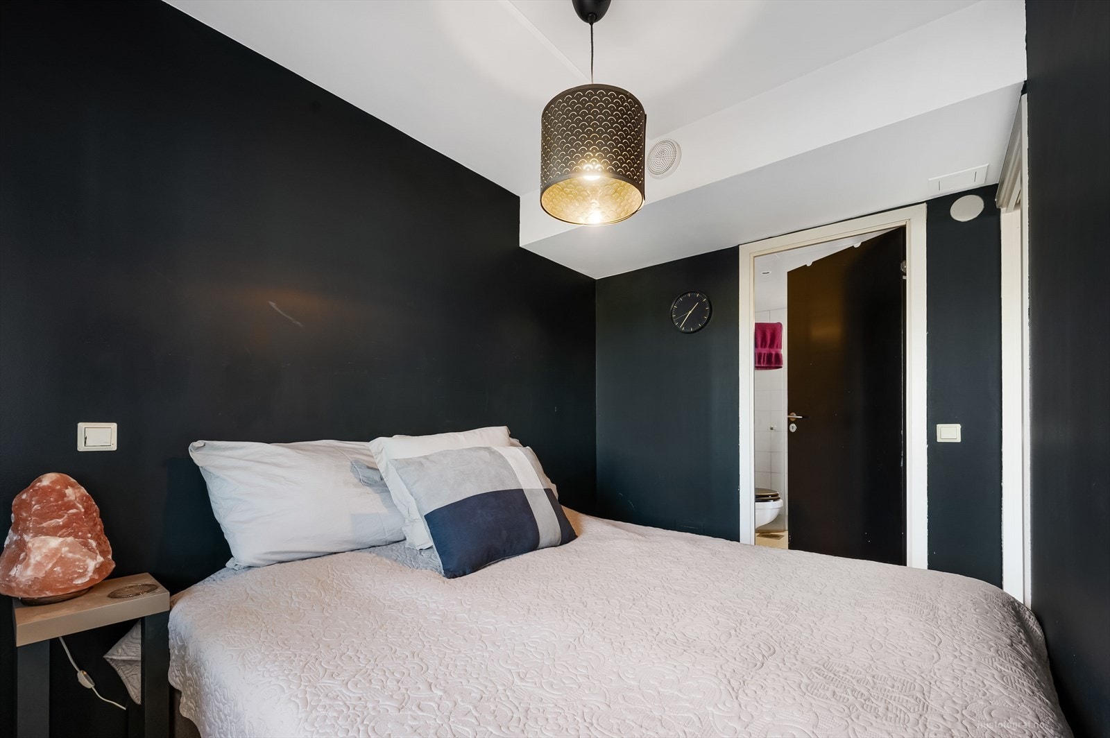 Soverommet er romslig og har god plass til innredning. Galleribilde