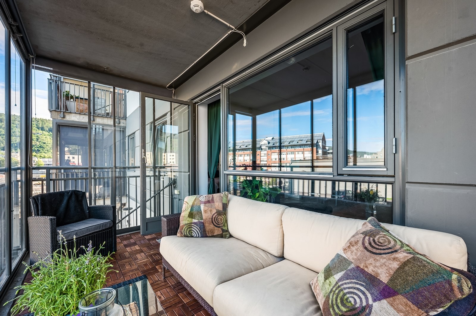 På balkongen er det god plass til utemøblement. Galleribilde