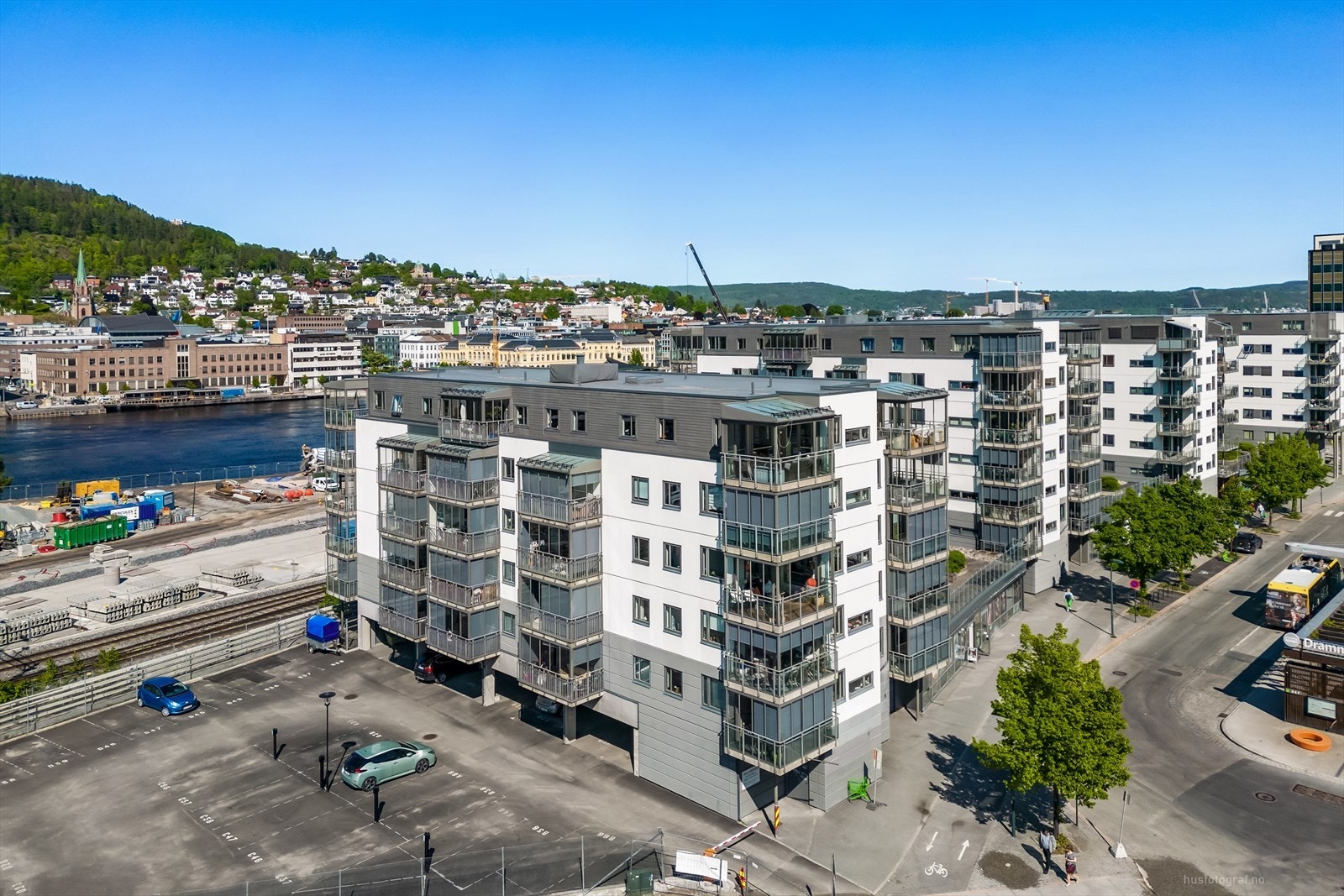 Leiligheten har en sentral beliggenhet midt i Drammen sentrum. Galleribilde