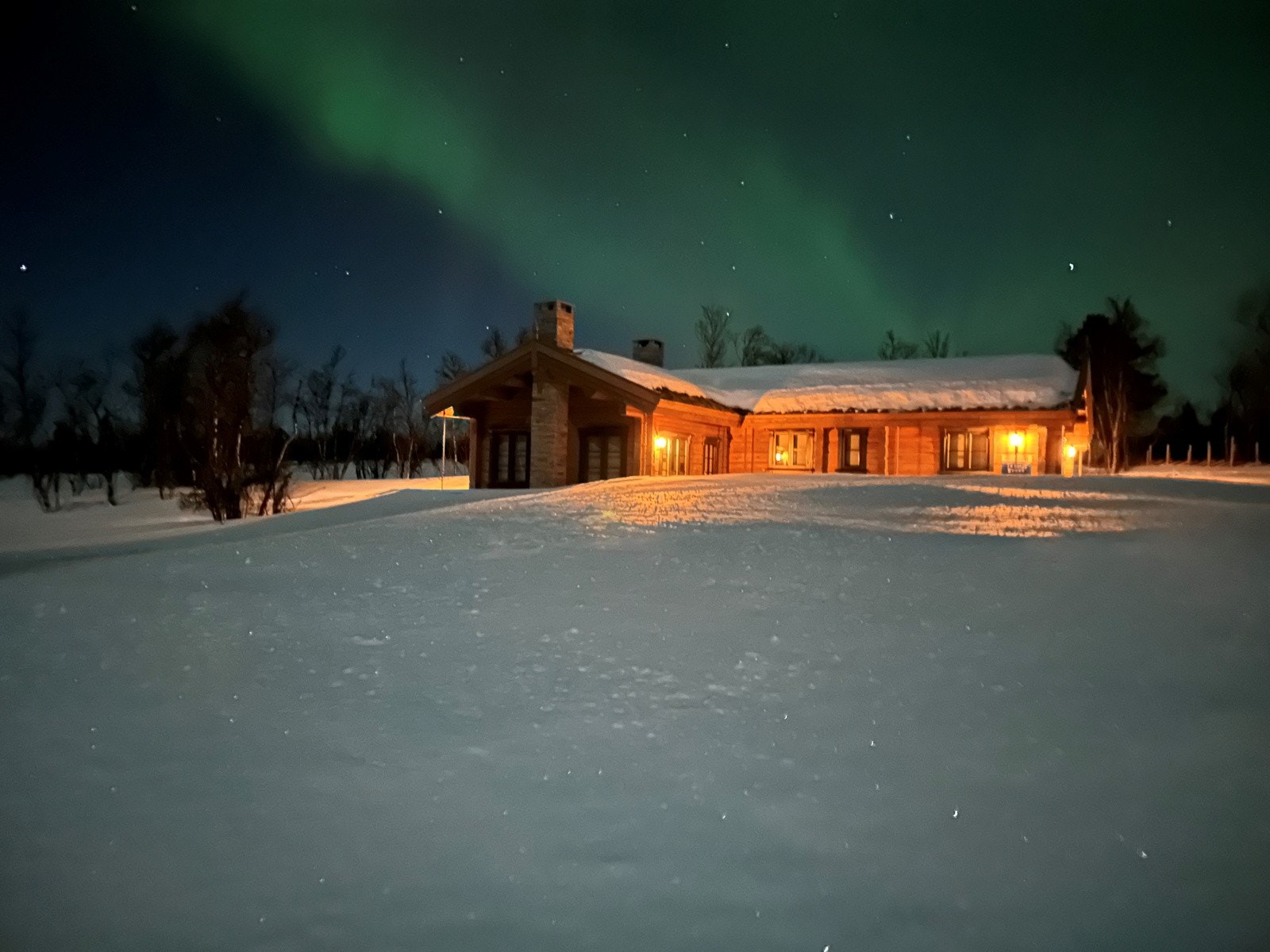 Norlys over hytta forekommer ofte Galleribilde