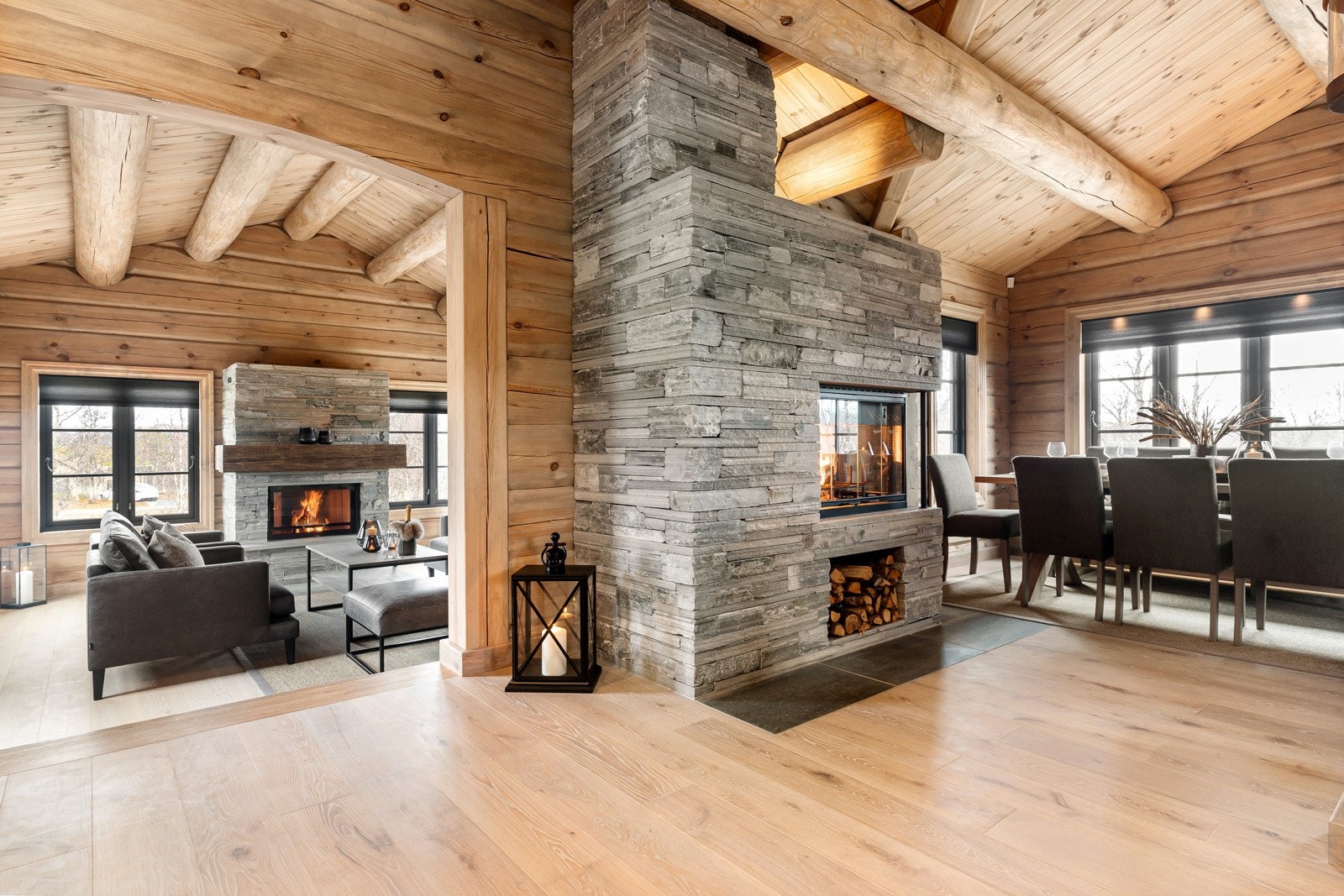 Kjøkken med peis også her Galleribilde