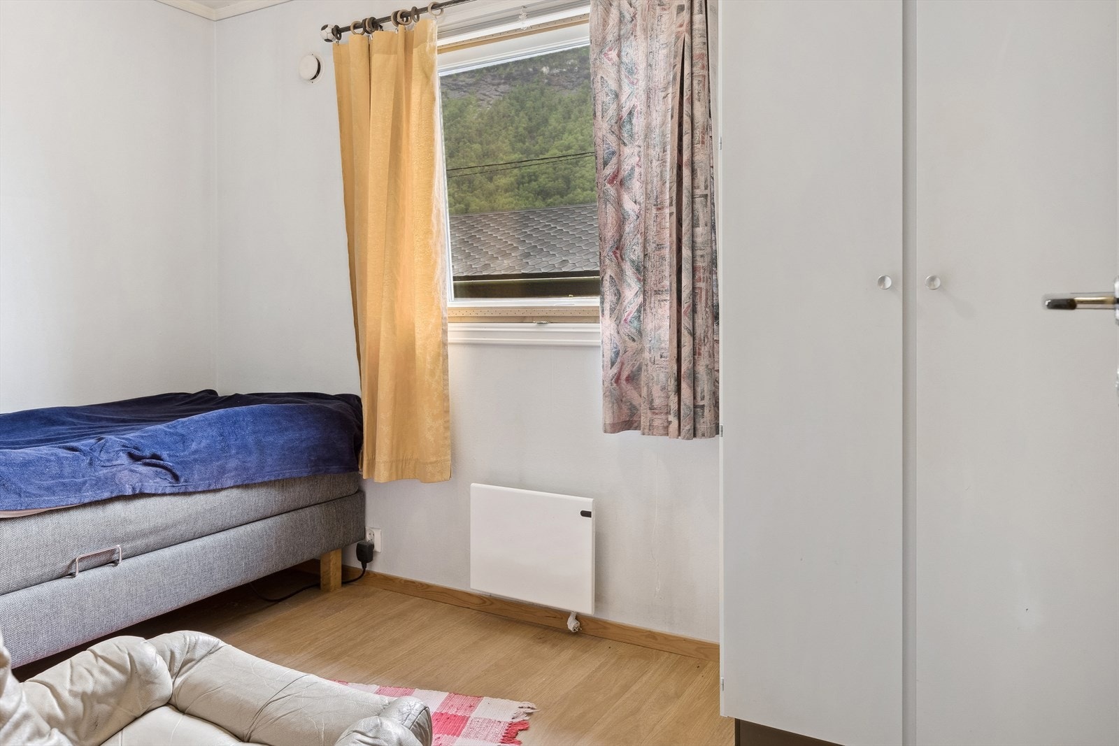Plass til dobbeltseng og/eller klesskap. Galleribilde