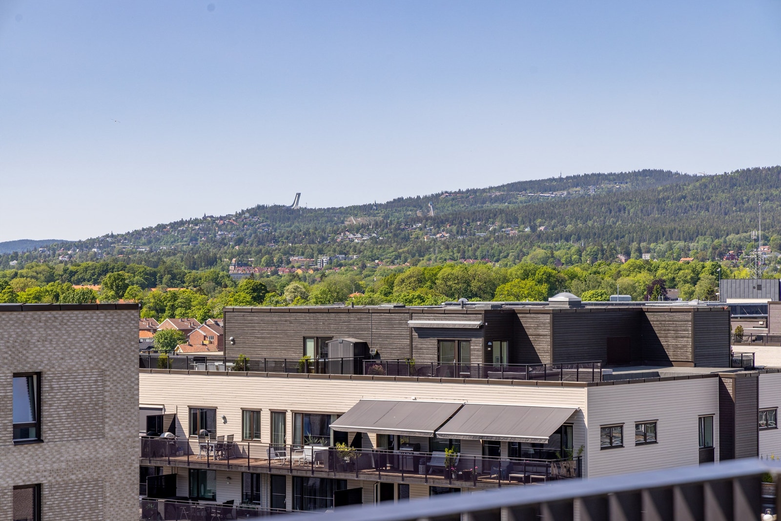 Deler av utsikten fra egen balkong. Galleribilde