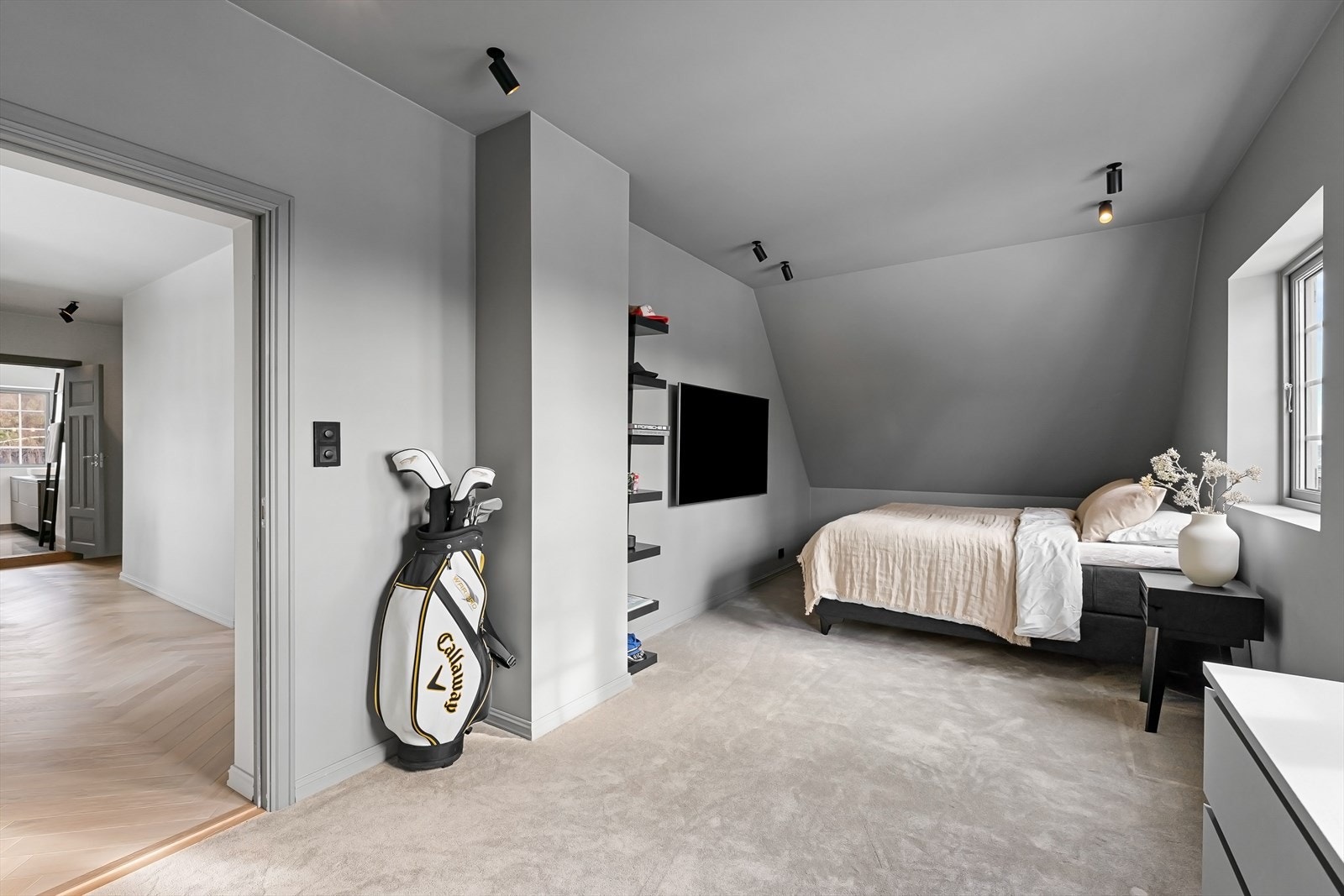 Alle soverom i boligen har god størrelse. Galleribilde