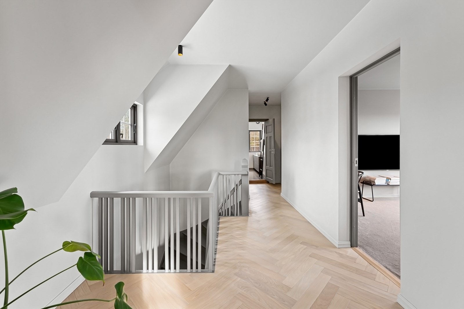 Trapperom/gang i 2. etasje. Galleribilde