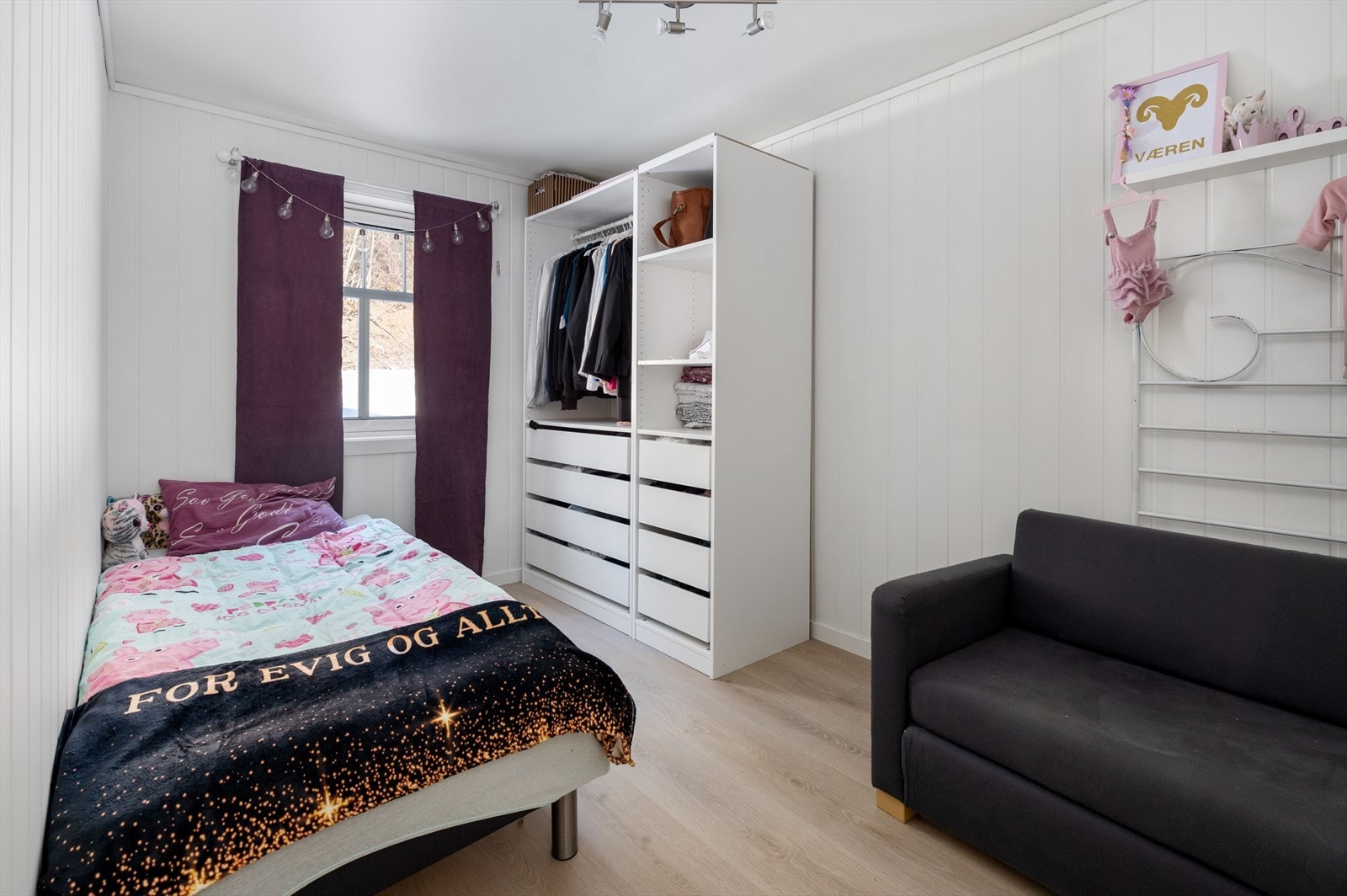 Soverom 3 i hybelleilighet 1.etg. Galleribilde