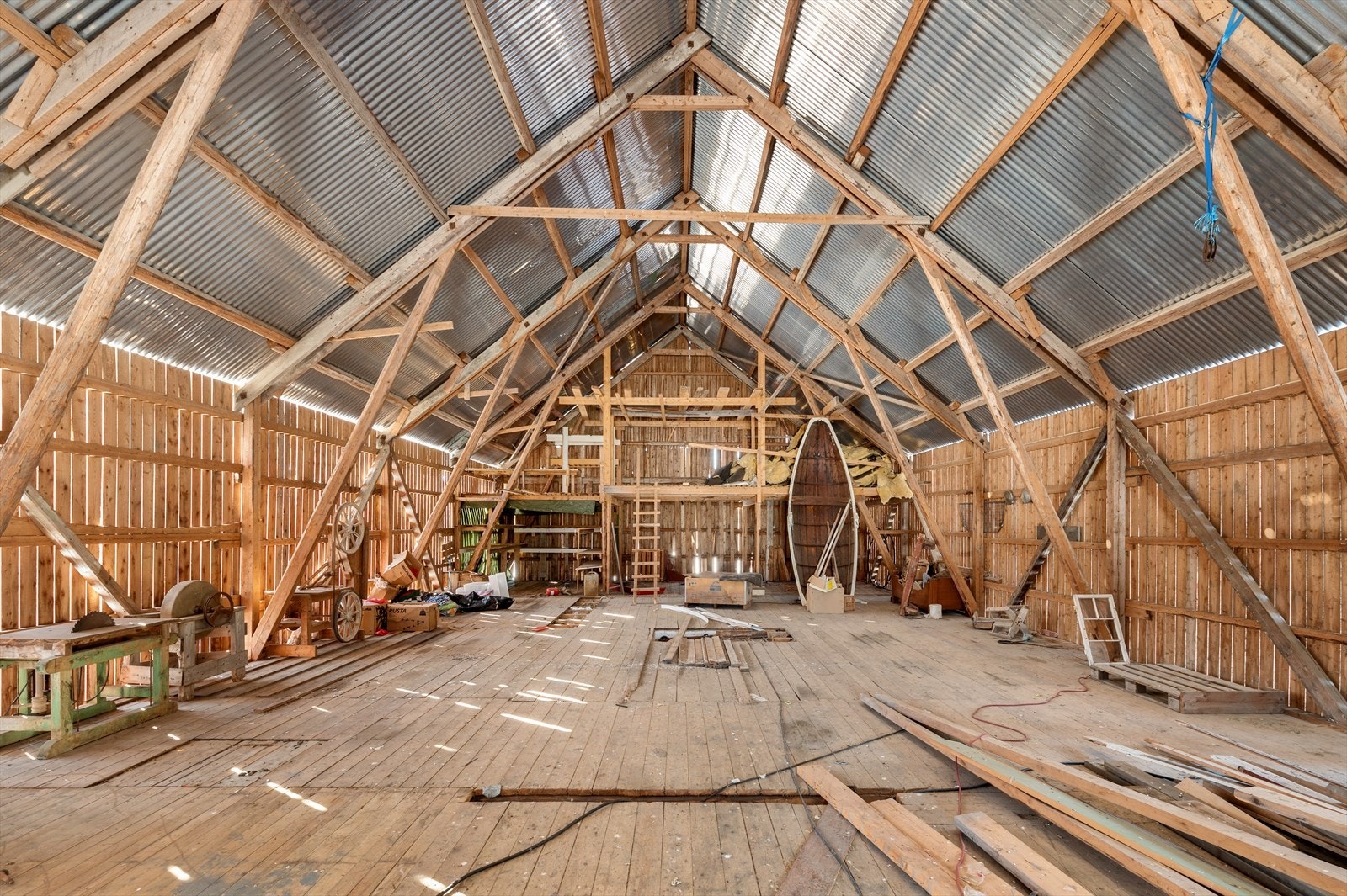 Låve 2 etg. Galleribilde