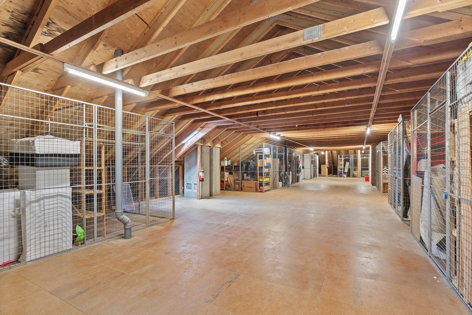 Bod på loft. Galleribilde