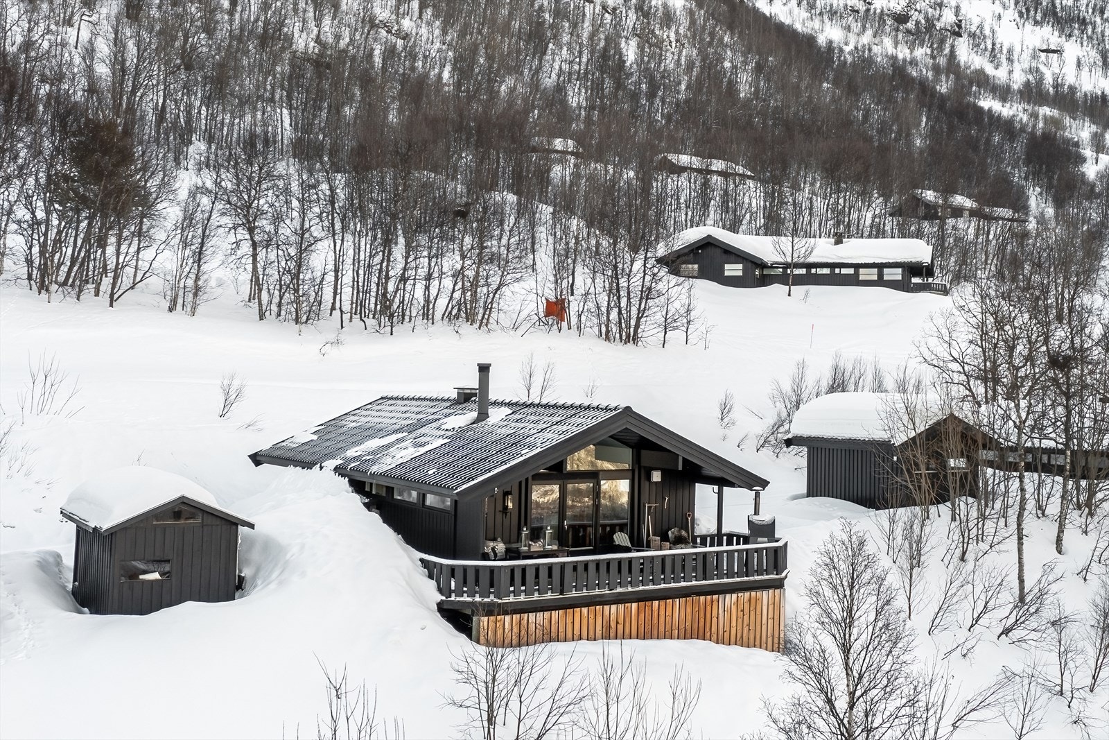 Hytta har stor solrik terrasse med fantastisk utsikt! Galleribilde