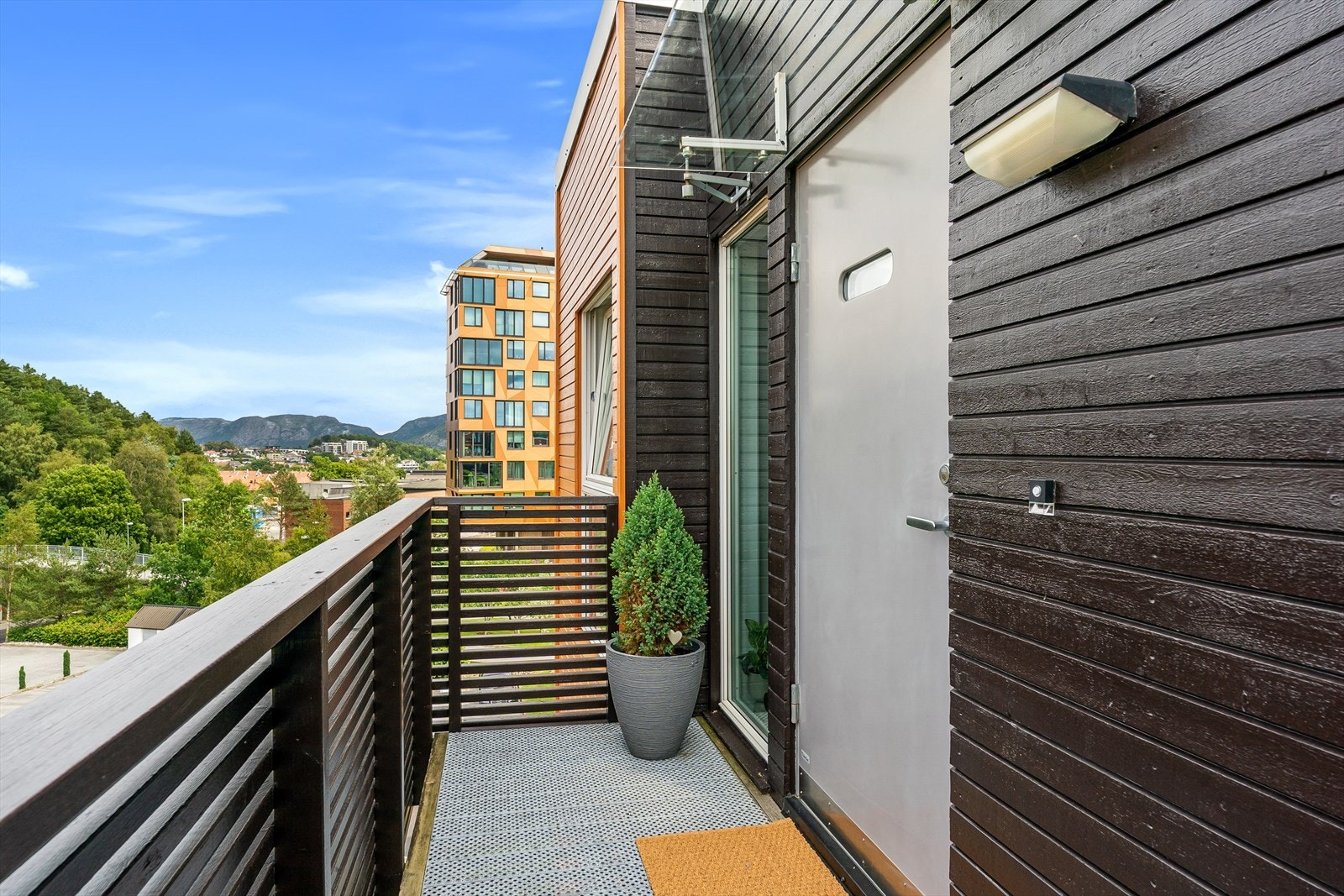 Mulighet for en stol også ved inngangsparti. Galleribilde