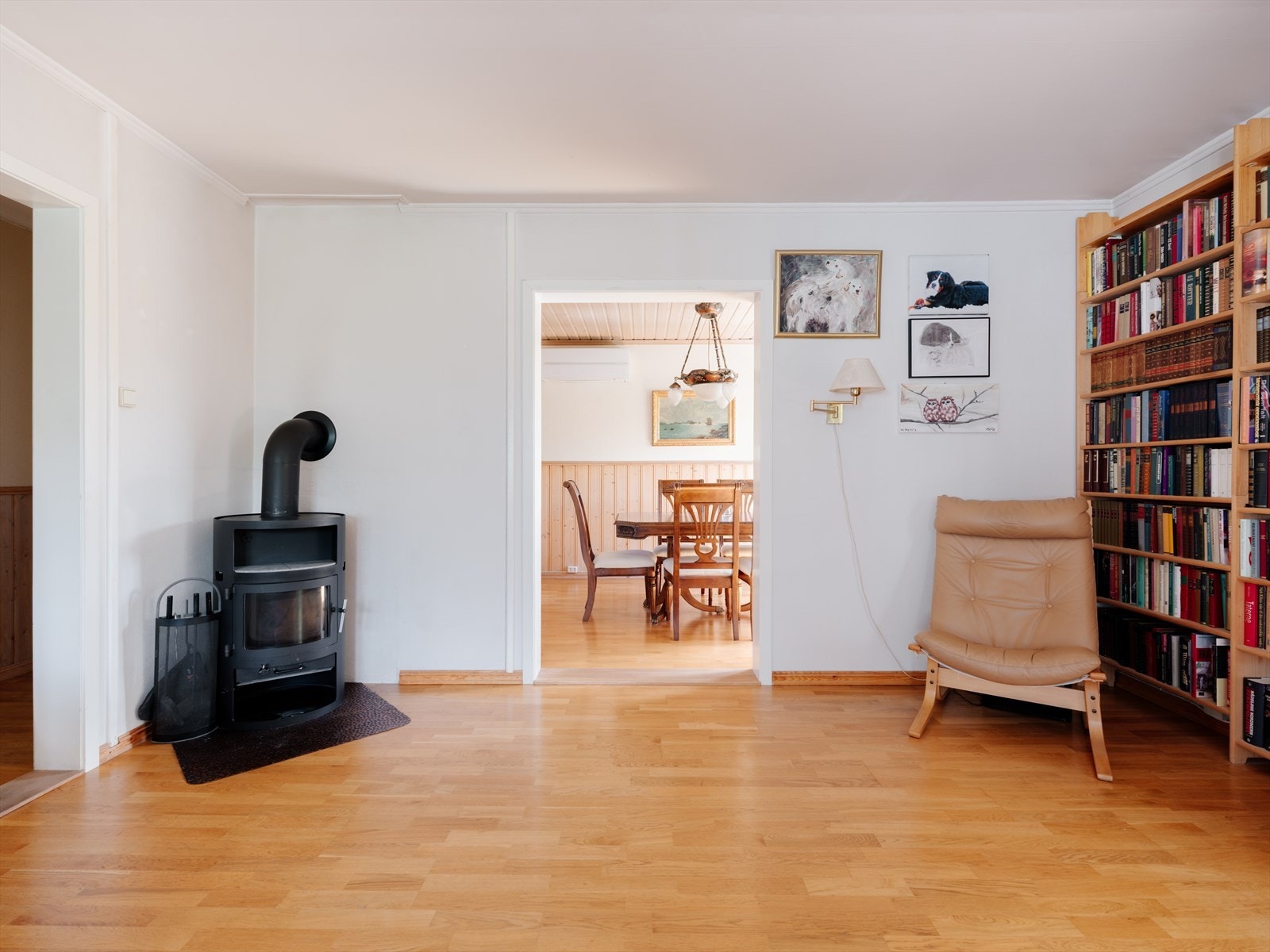 Hyggelig peis som gir godt med varme og en koselig atmosfære. Galleribilde