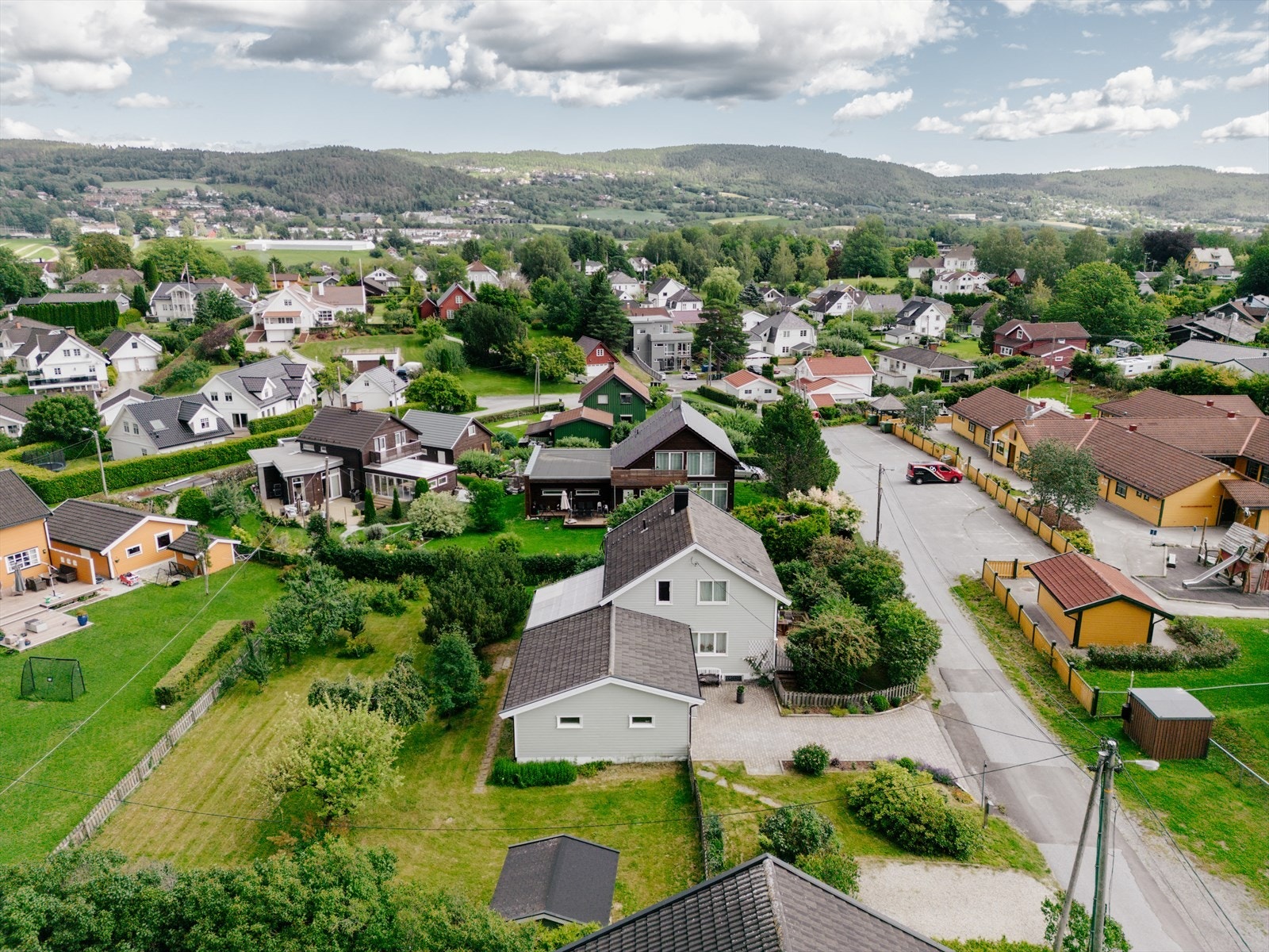 Velkommen til Vestre Eikenga 14, presentert av Nordvik Asker. Galleribilde