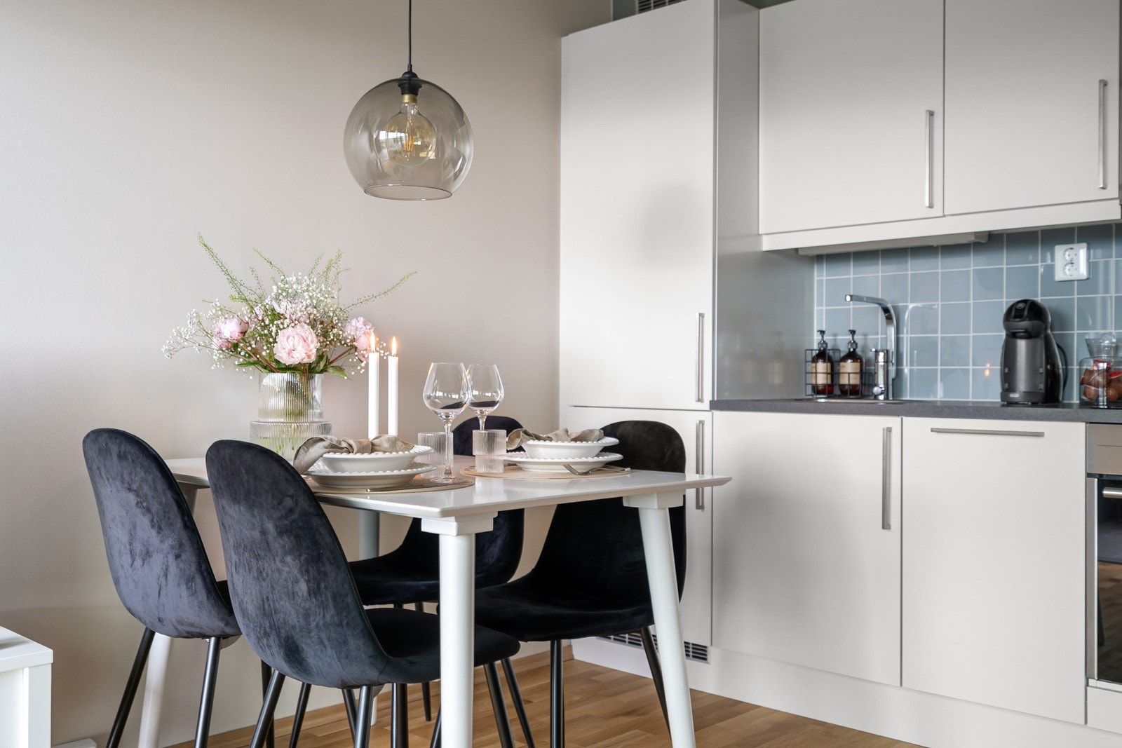 God plass til spisebord Galleribilde