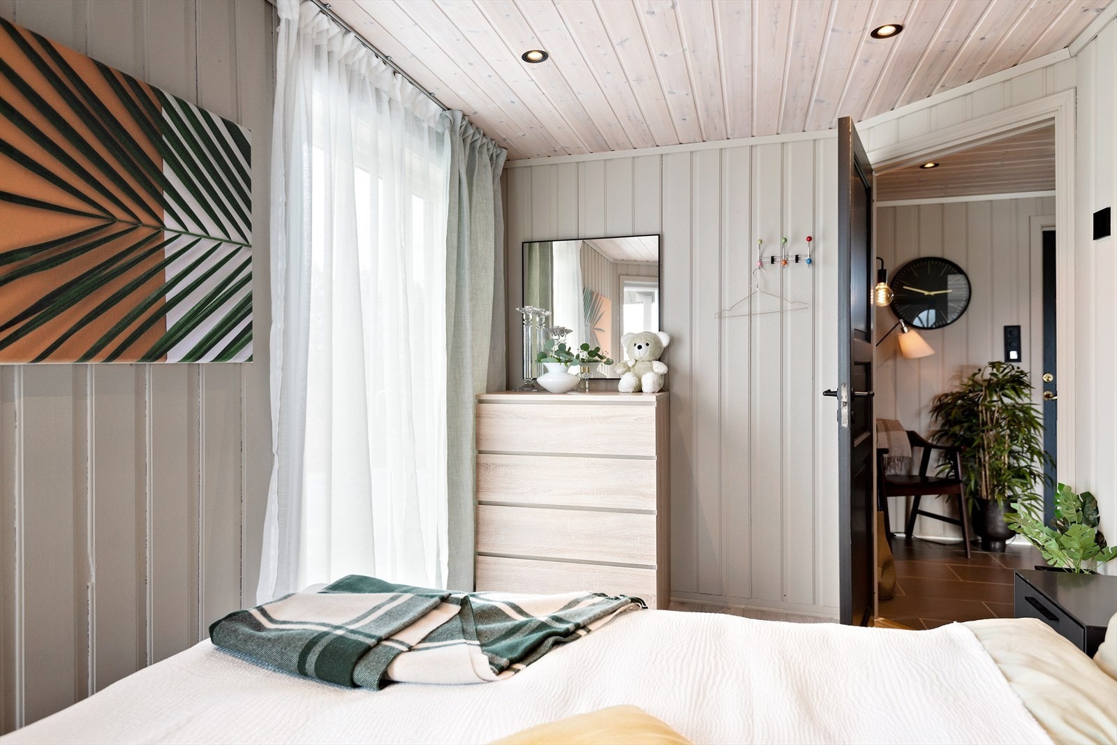 Soverommet i hytta, annen vinkel. Galleribilde