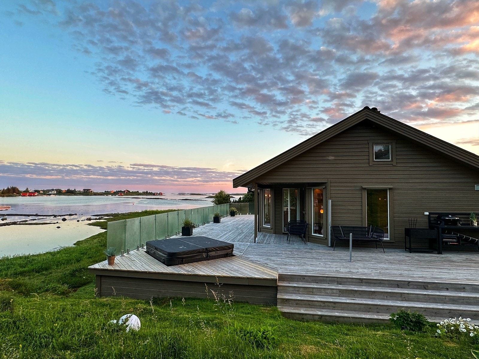 Oppfyll drømmen om hytte på vakre Sleneset. Galleribilde