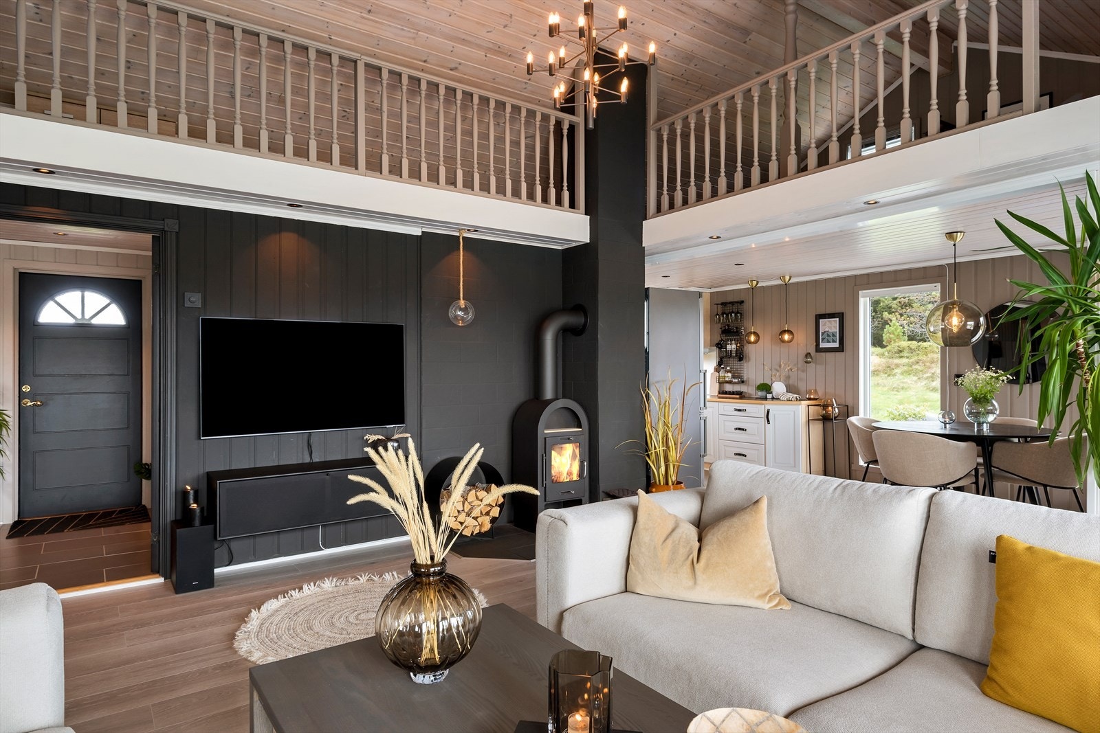 Peisknittring skaper hyggelig atmosfære og komfort i den kalde årstiden. Galleribilde