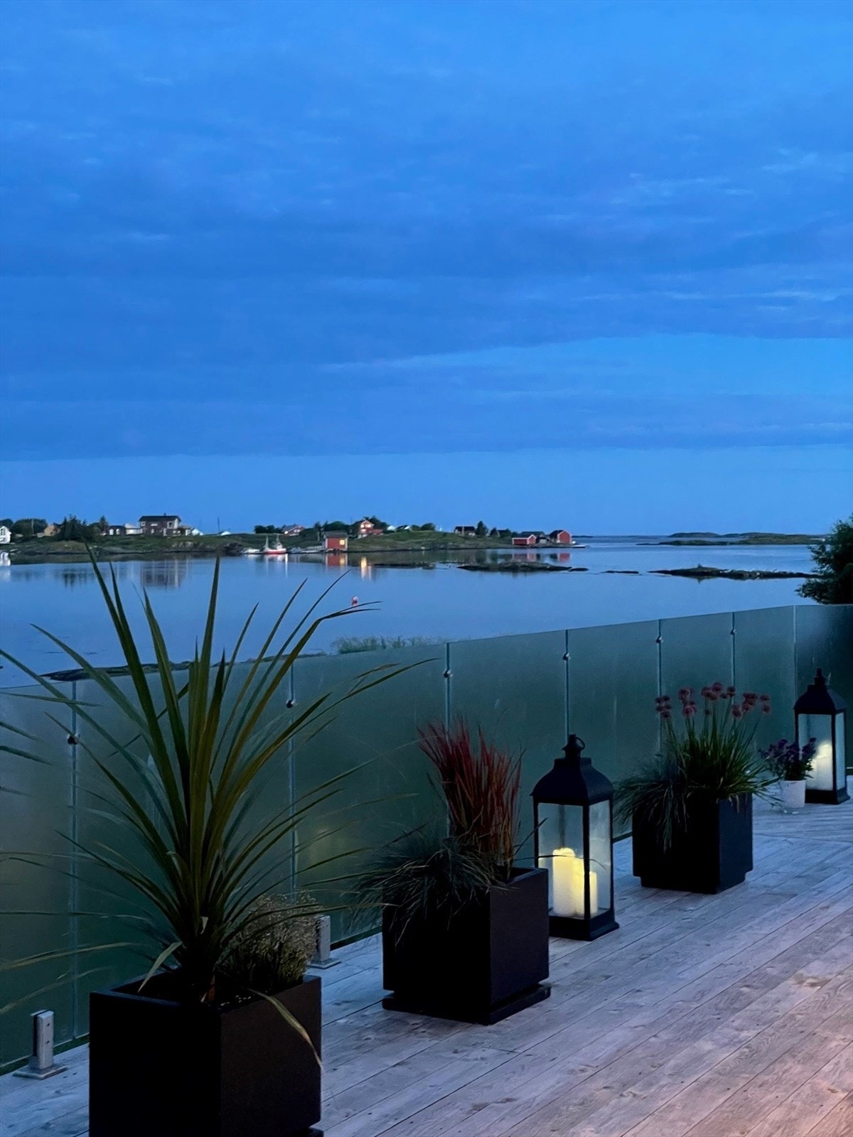 Privat bilde - fra terrassen. Vakre Sleneset. Galleribilde