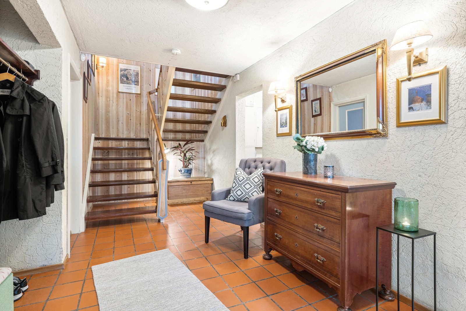 1.etasje har 3 store boder på totalt ca. 26 kvm med god lagringsplass Galleribilde