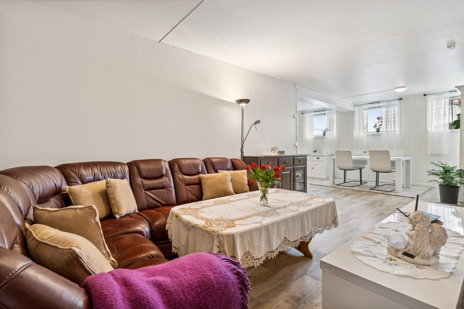 En naturlig plassering for sofagruppa Galleribilde