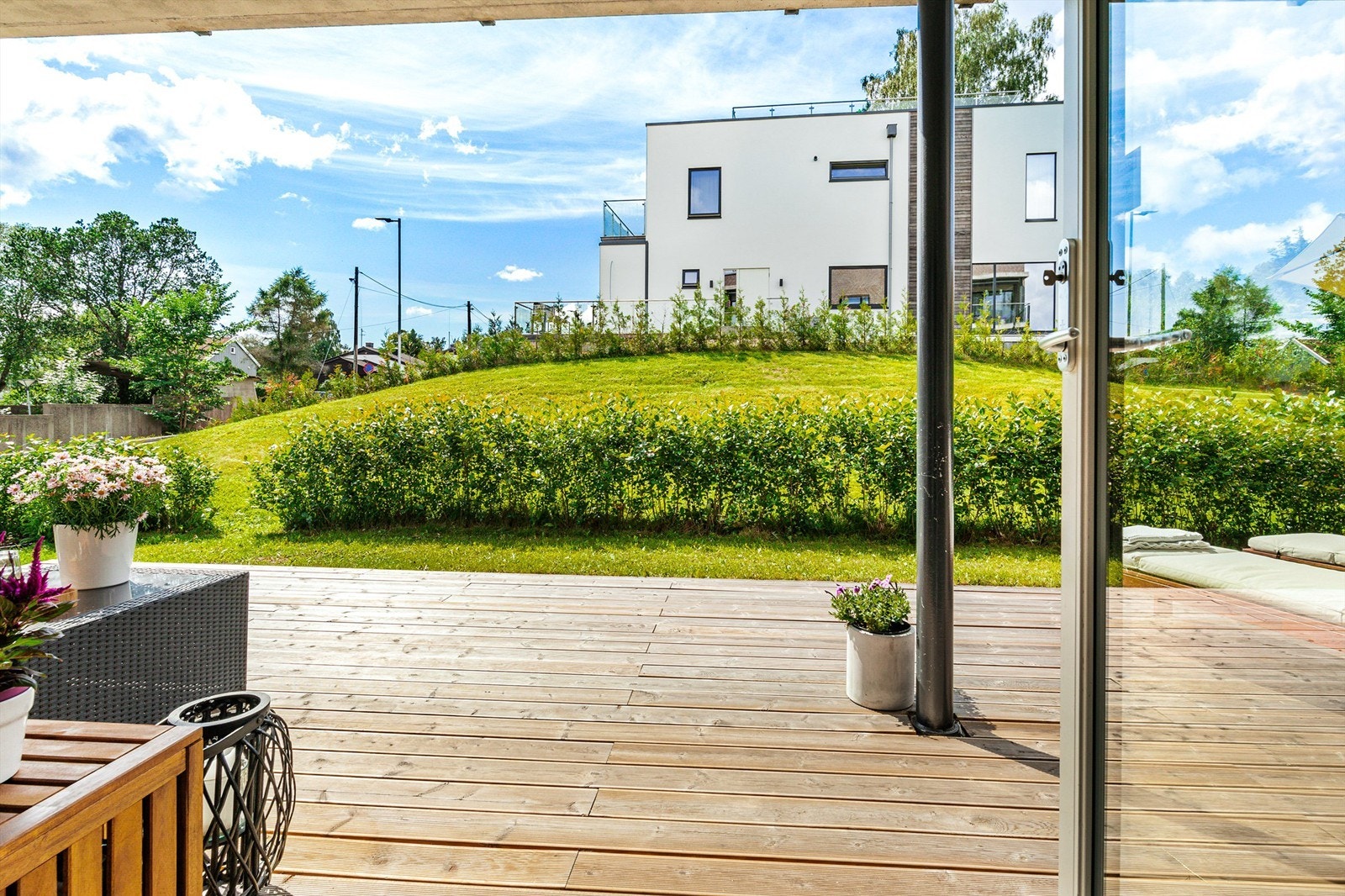 Terrassen ble lagt ny i 2021 Galleribilde