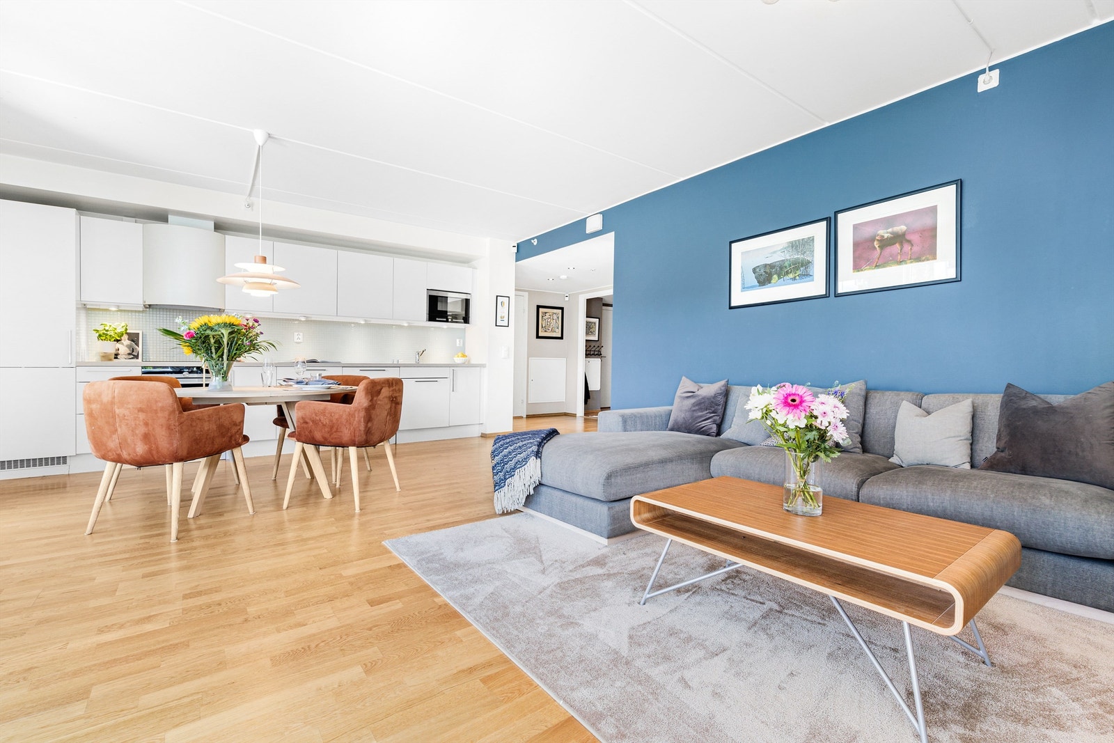 Det er parkett med vannbåren gulvvarme i alle oppholdsrommene. Galleribilde