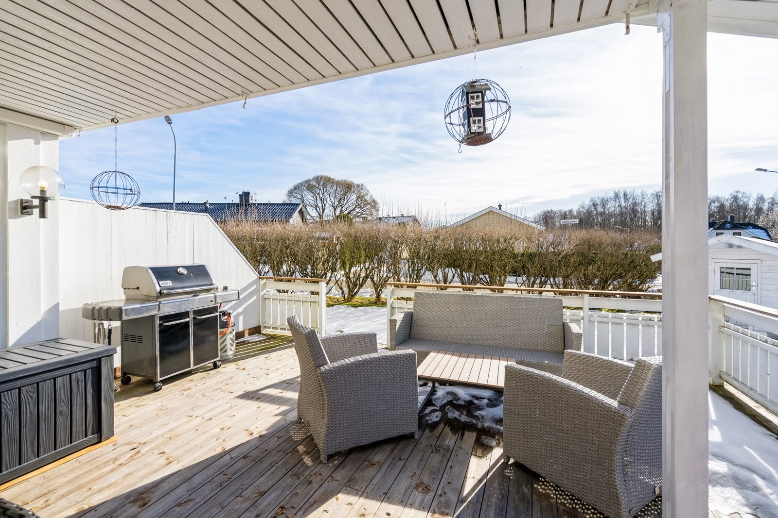 På terrassen er det plass til å invitere familie og venner på et hyggelig måltid. Galleribilde