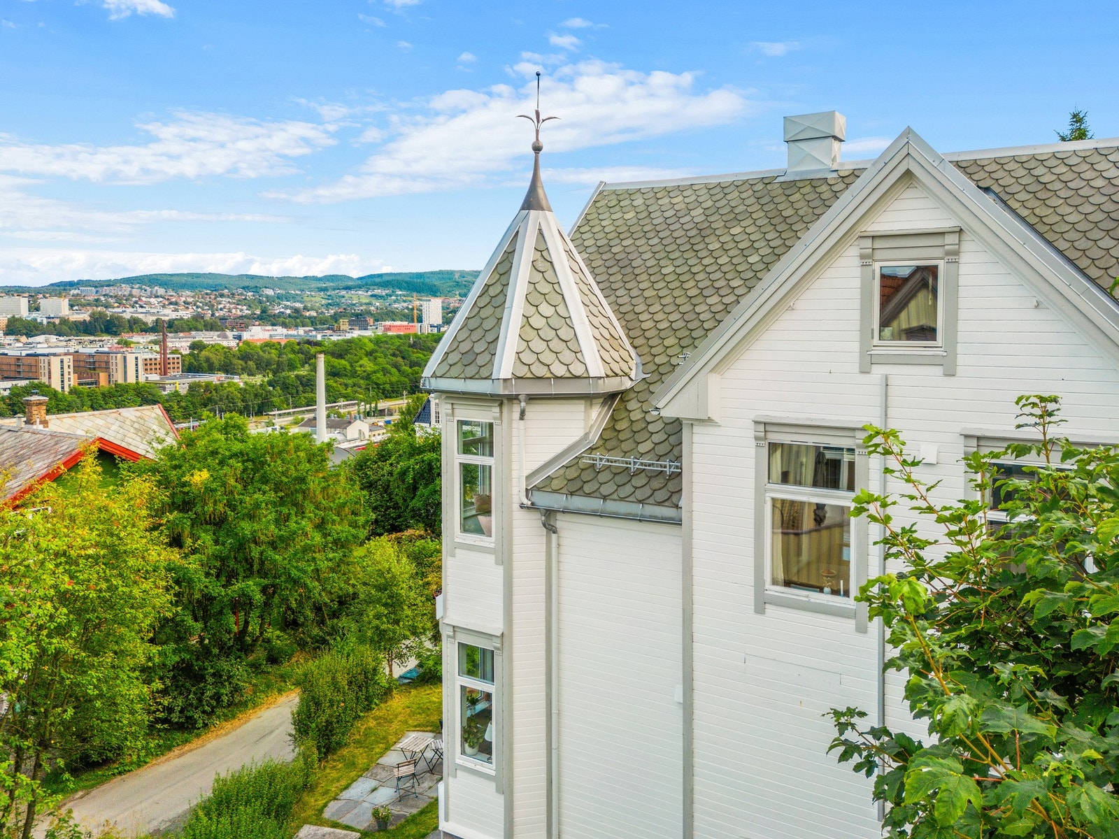 Klassisk villa med spennende detaljer. Galleribilde
