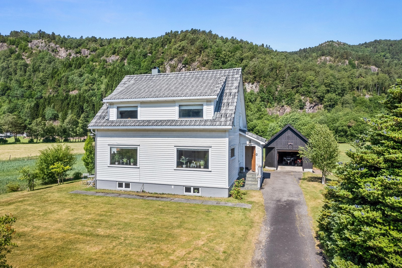 Det er lagt ny takstein. Galleribilde