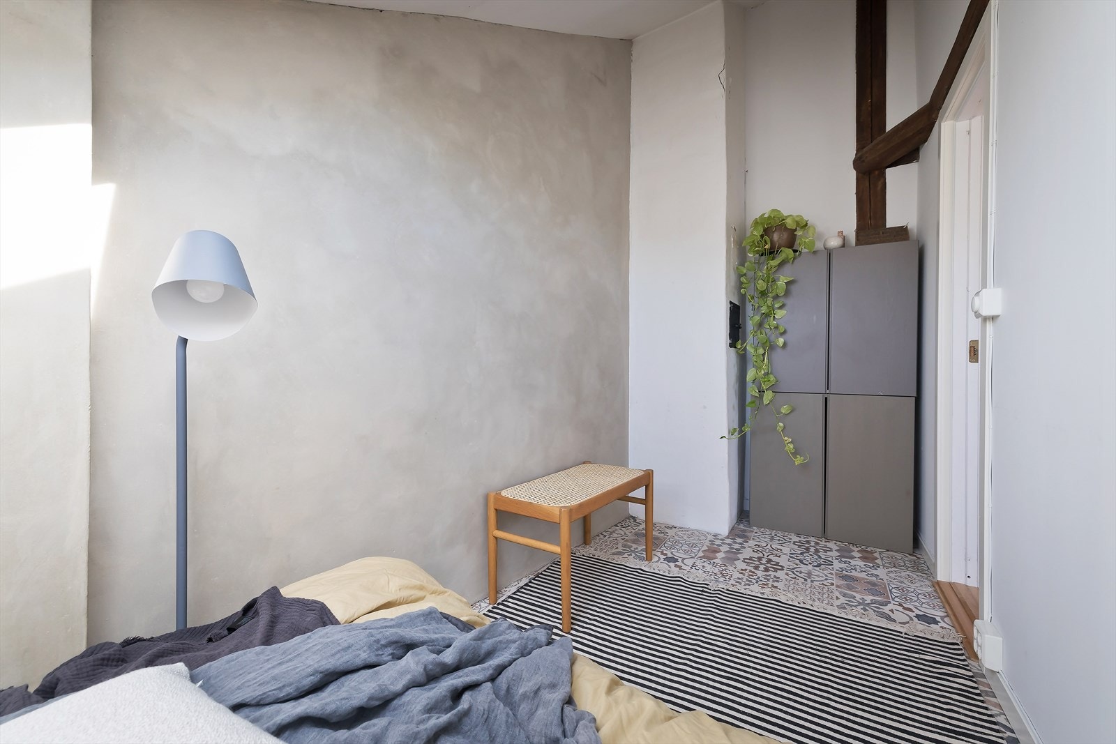 Rommet egnes godt til hjemmekontor og oppbevaring Galleribilde