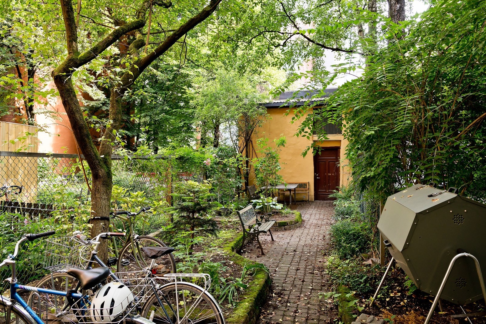 Borettslagets frodige fellesområder Galleribilde