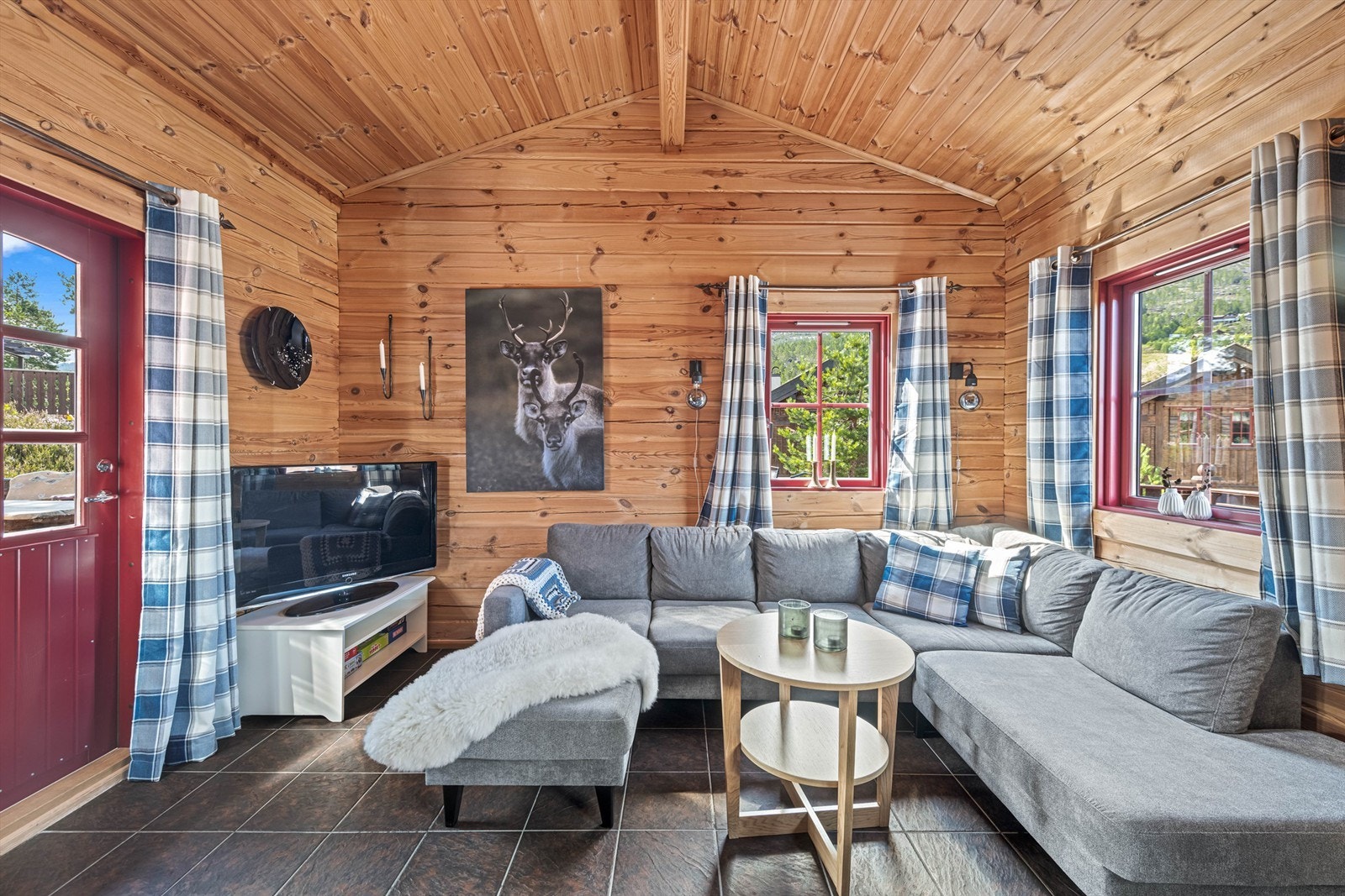 Koselig og lys stue Galleribilde