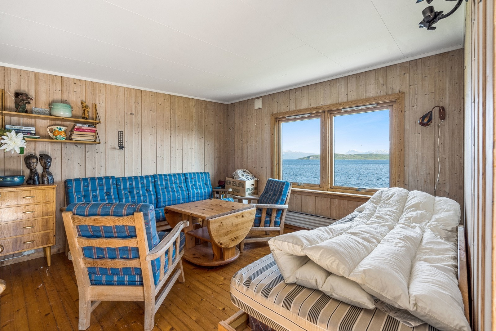 - Inne i stuen har man god plass dersom hele familien er samlet. Galleribilde