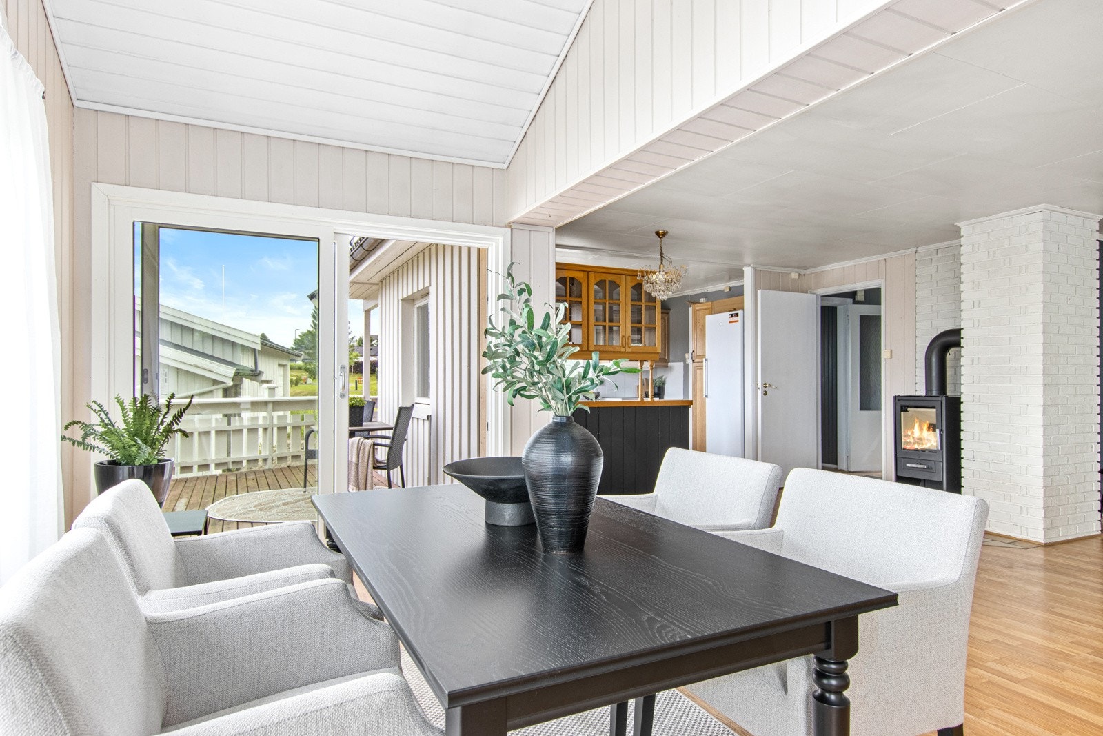 Stue med svært god takhøyde. Galleribilde