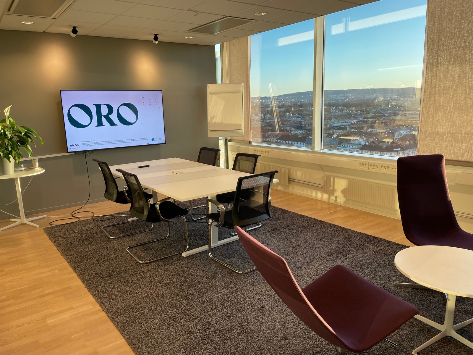 Lounge room 18. etg. med flott utsikt over byen. Galleribilde