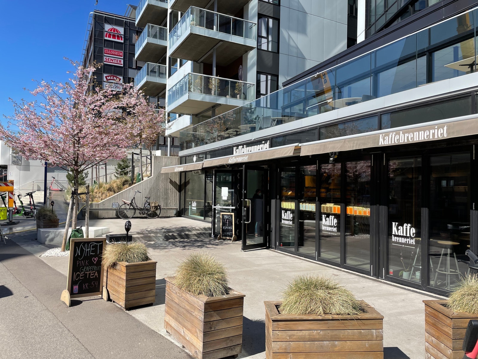 Kaffebrenneriet ligger rett rundt hjørnet Galleribilde