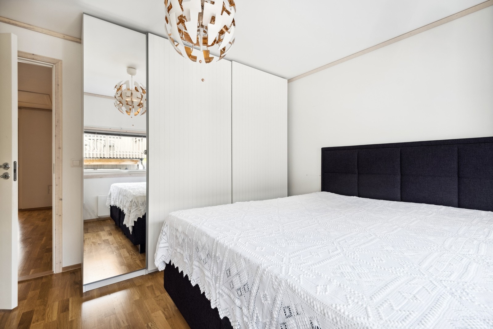 Leiligheten har to gode soverom på hhv 12 m² og 8 m². Galleribilde